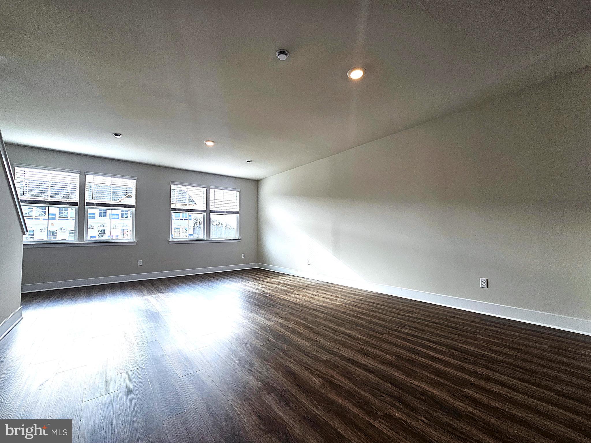 RETREAT AT WINDING CREEK - Residential Lease