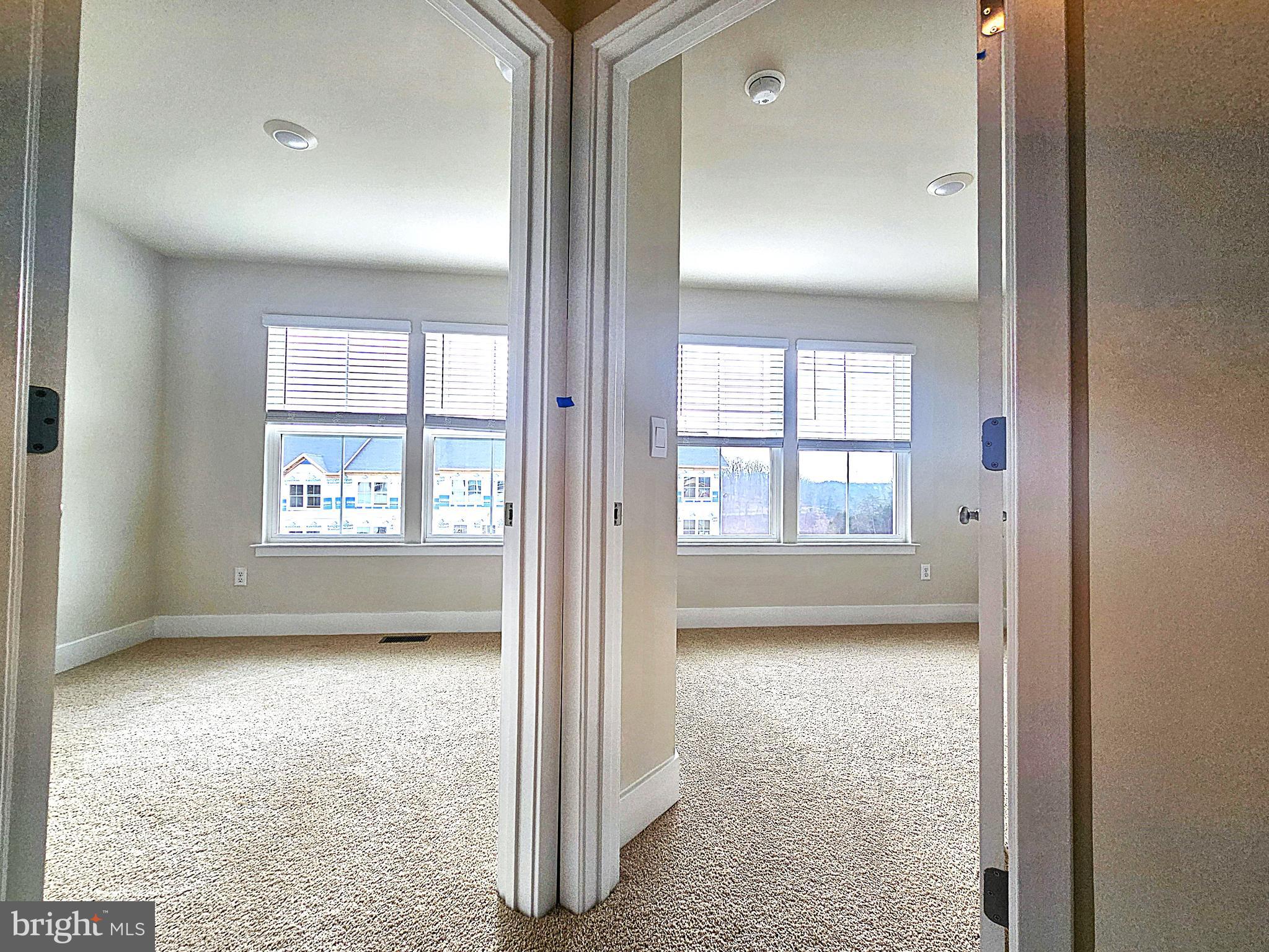 RETREAT AT WINDING CREEK - Residential Lease