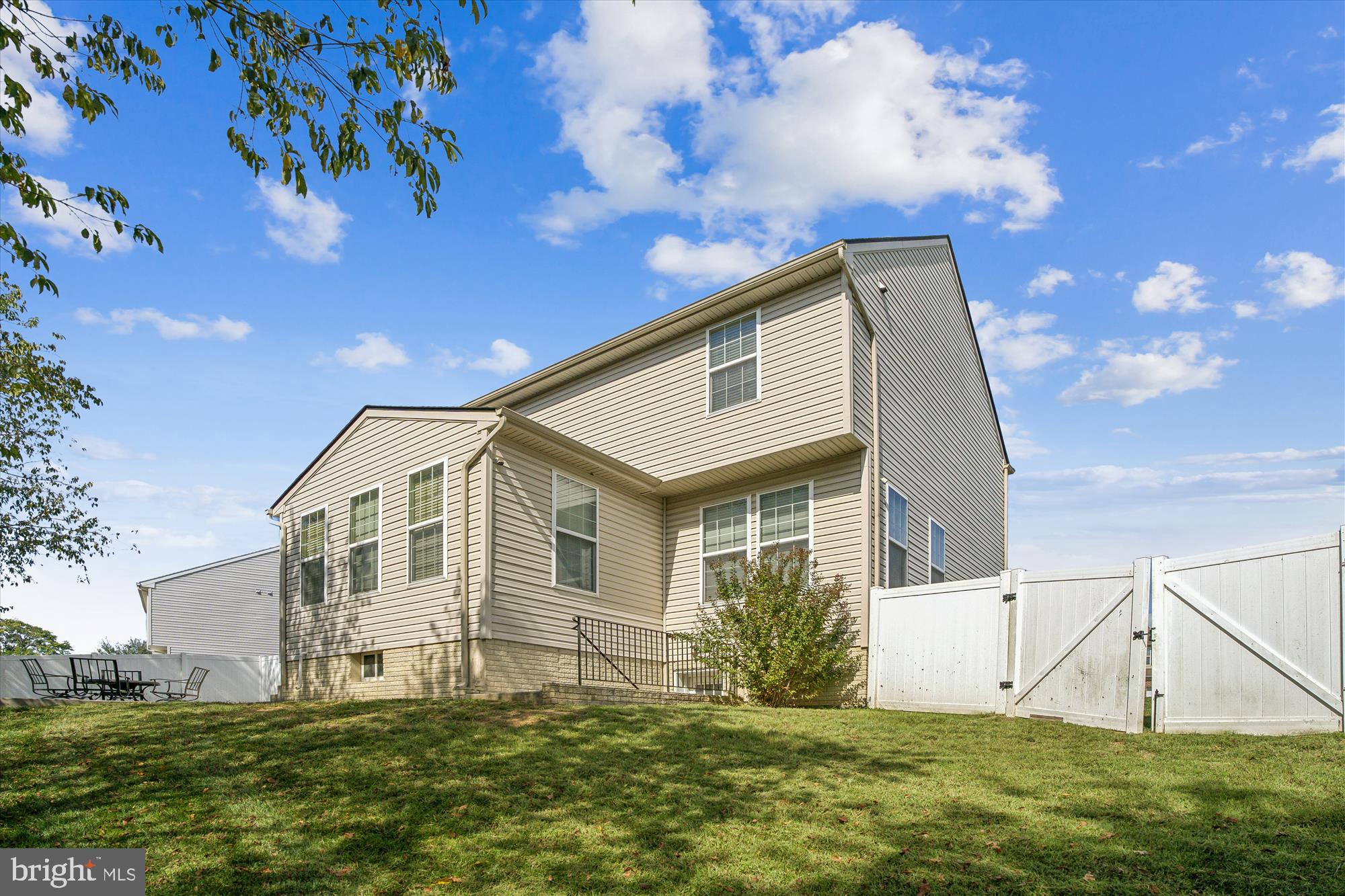 RIVERSIDE VILLAGES - Residential