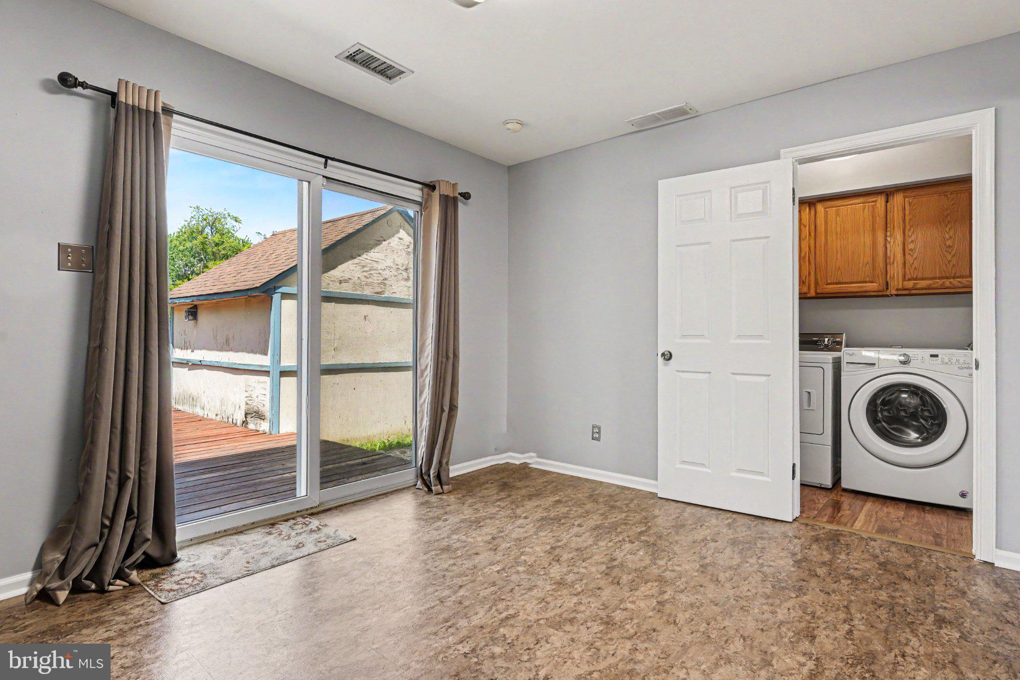 THE PINES - Residential