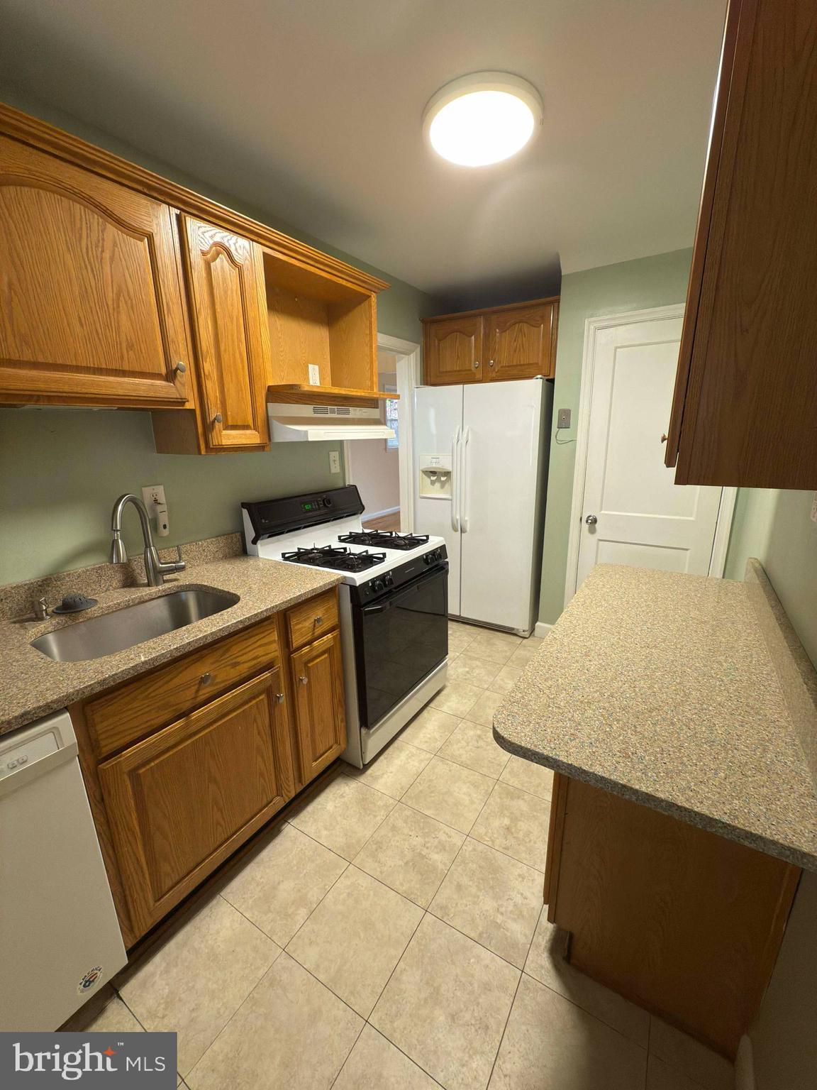 GAYLORD MANOR - Residential Lease