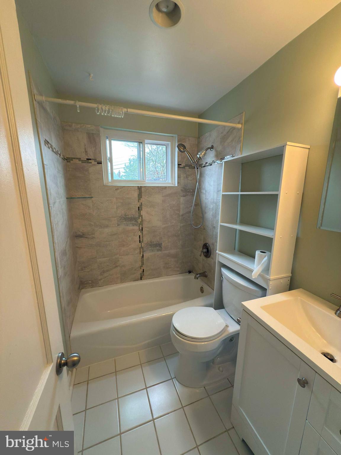 GAYLORD MANOR - Residential Lease