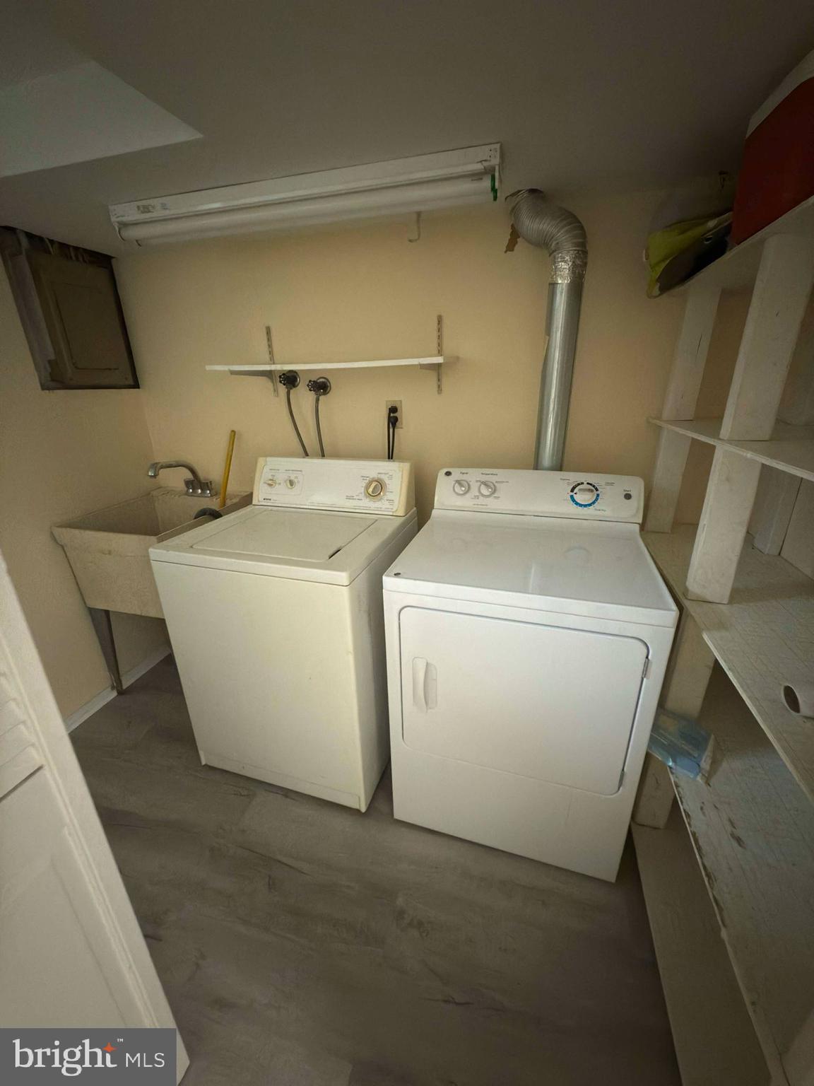 GAYLORD MANOR - Residential Lease