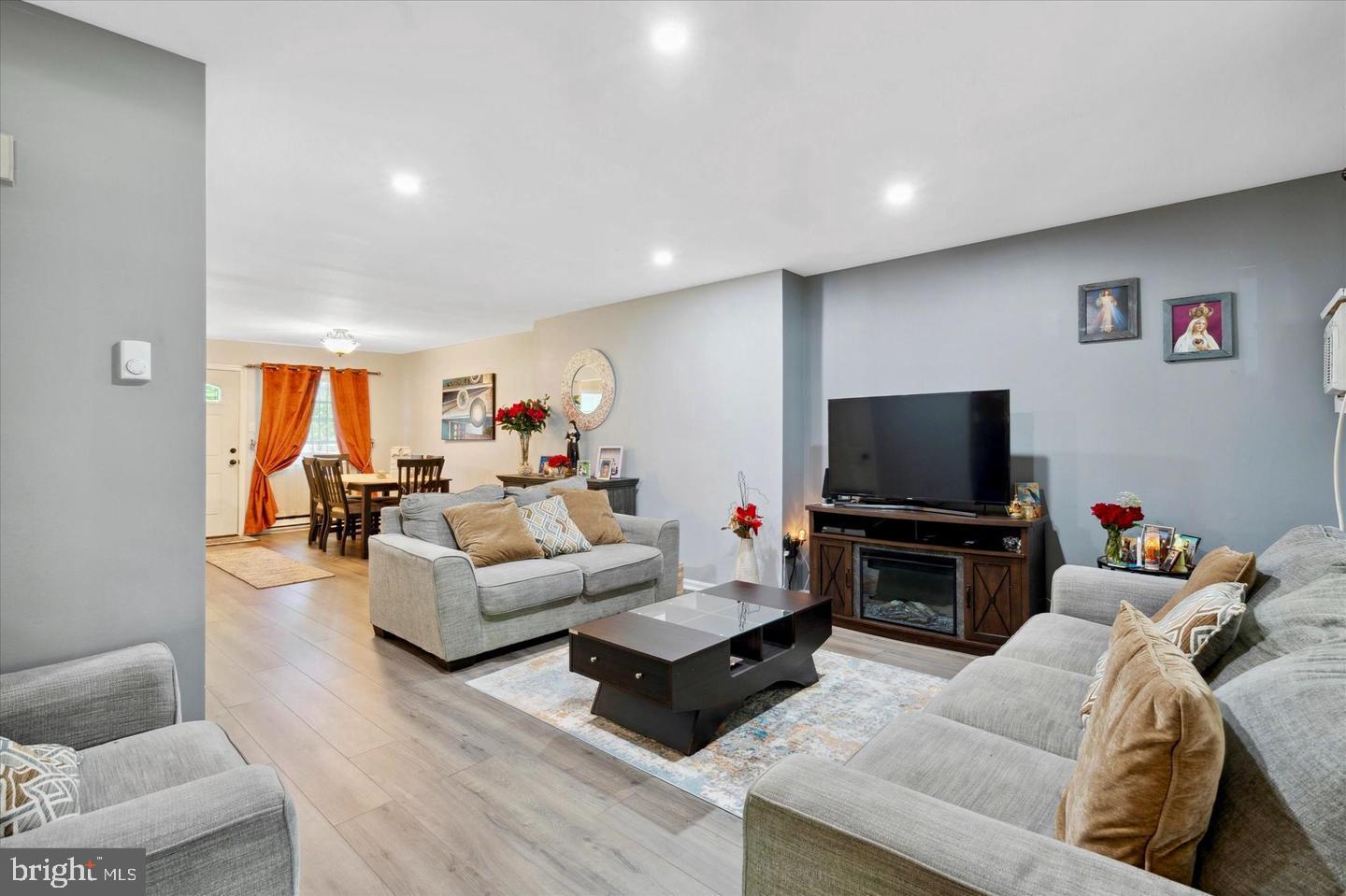 INDIAN KING - Residential Lease