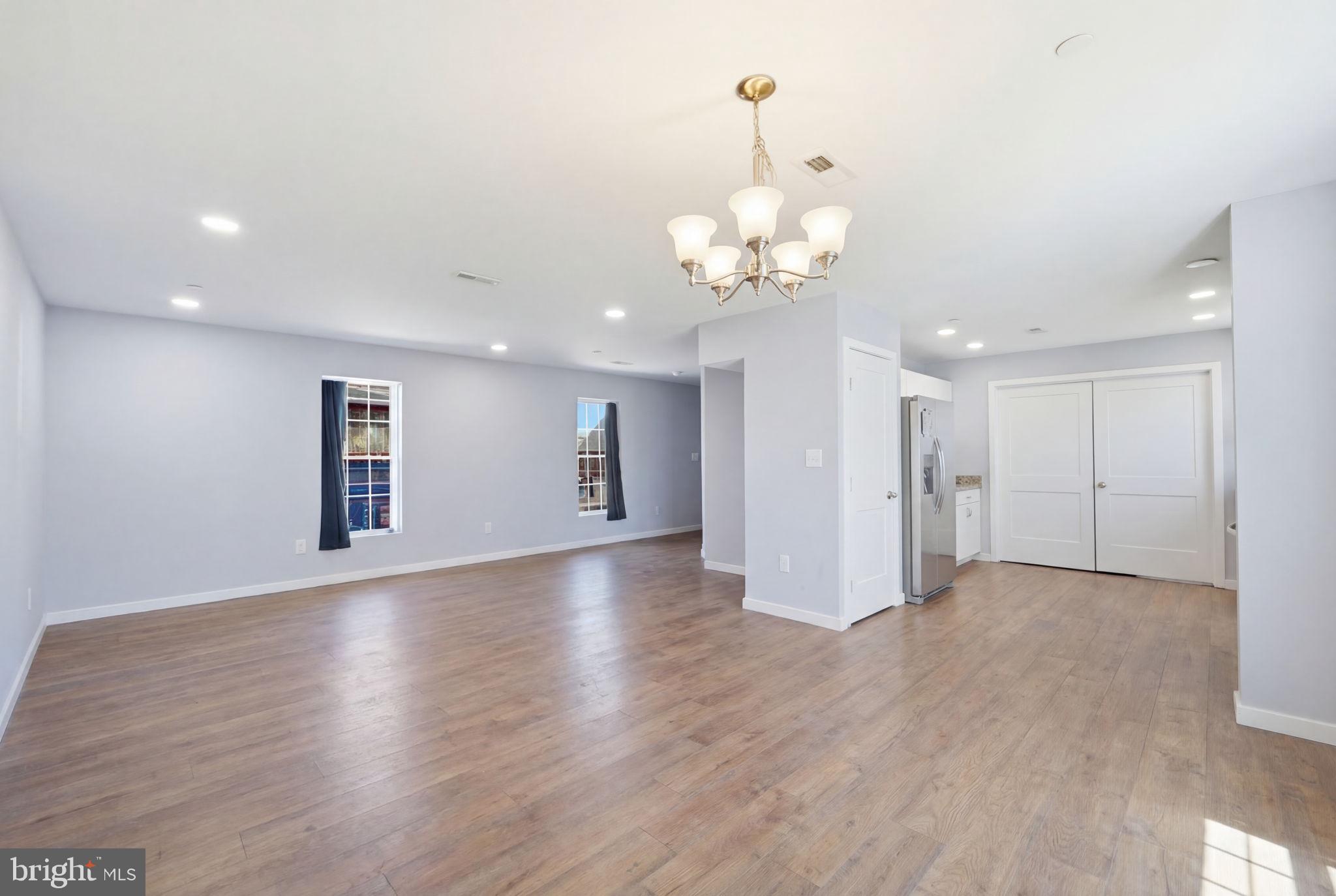 257 S MULBERRY STREET