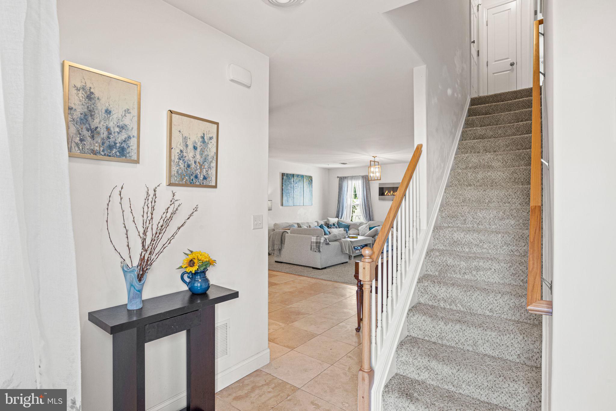 106 S VILLAGE CIRCLE
