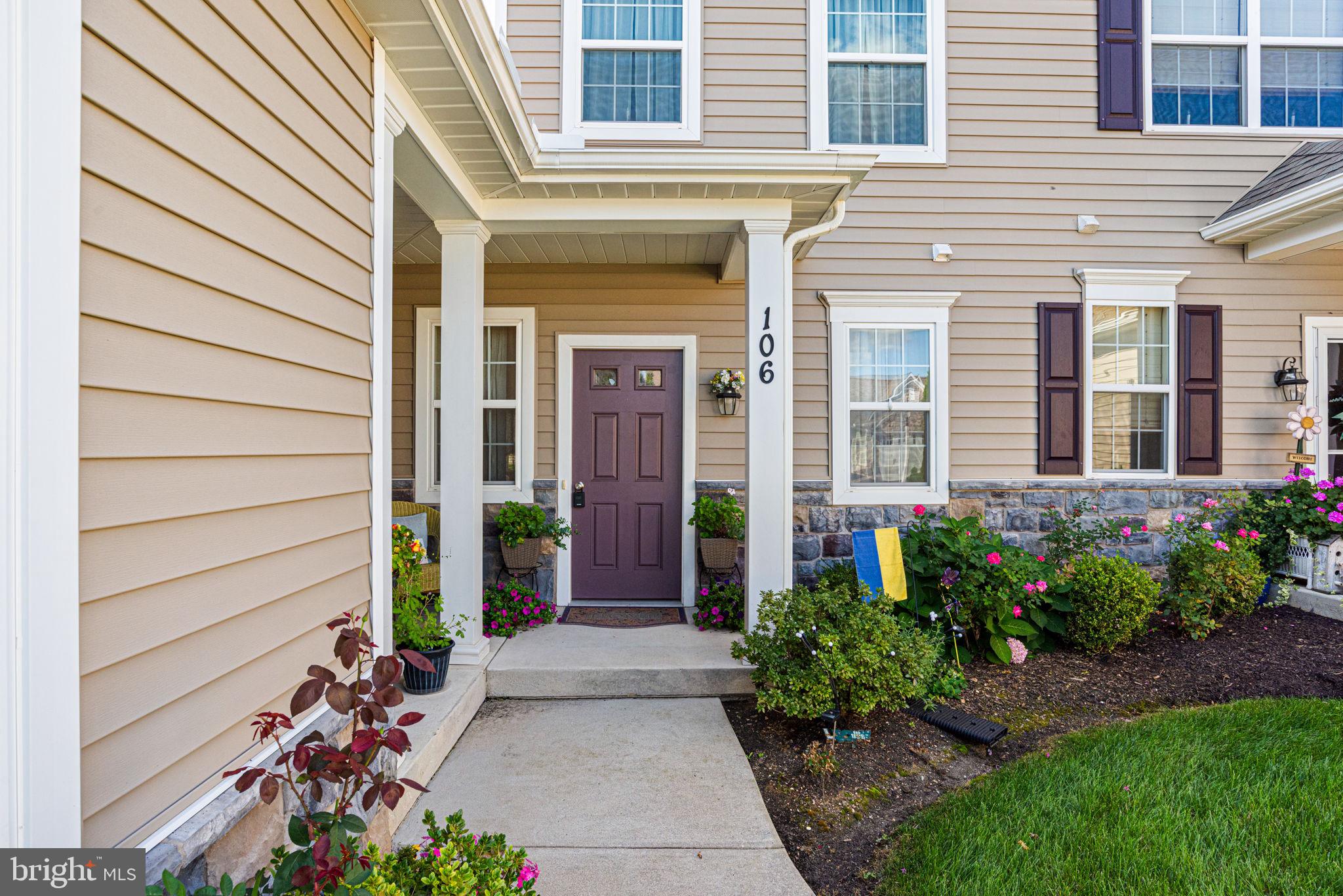 106 S VILLAGE CIRCLE