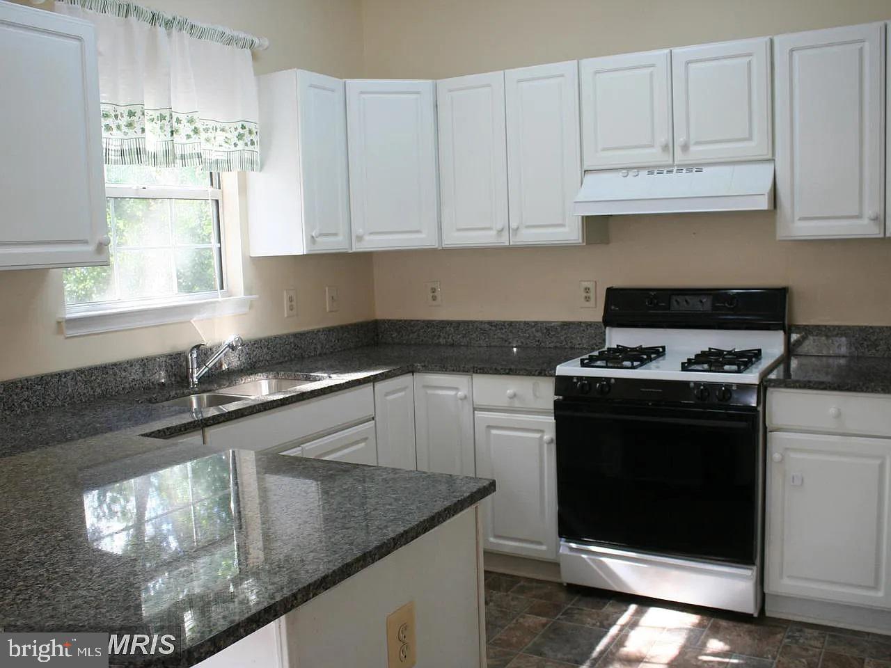 PEACE PLANTATION II - Residential Lease