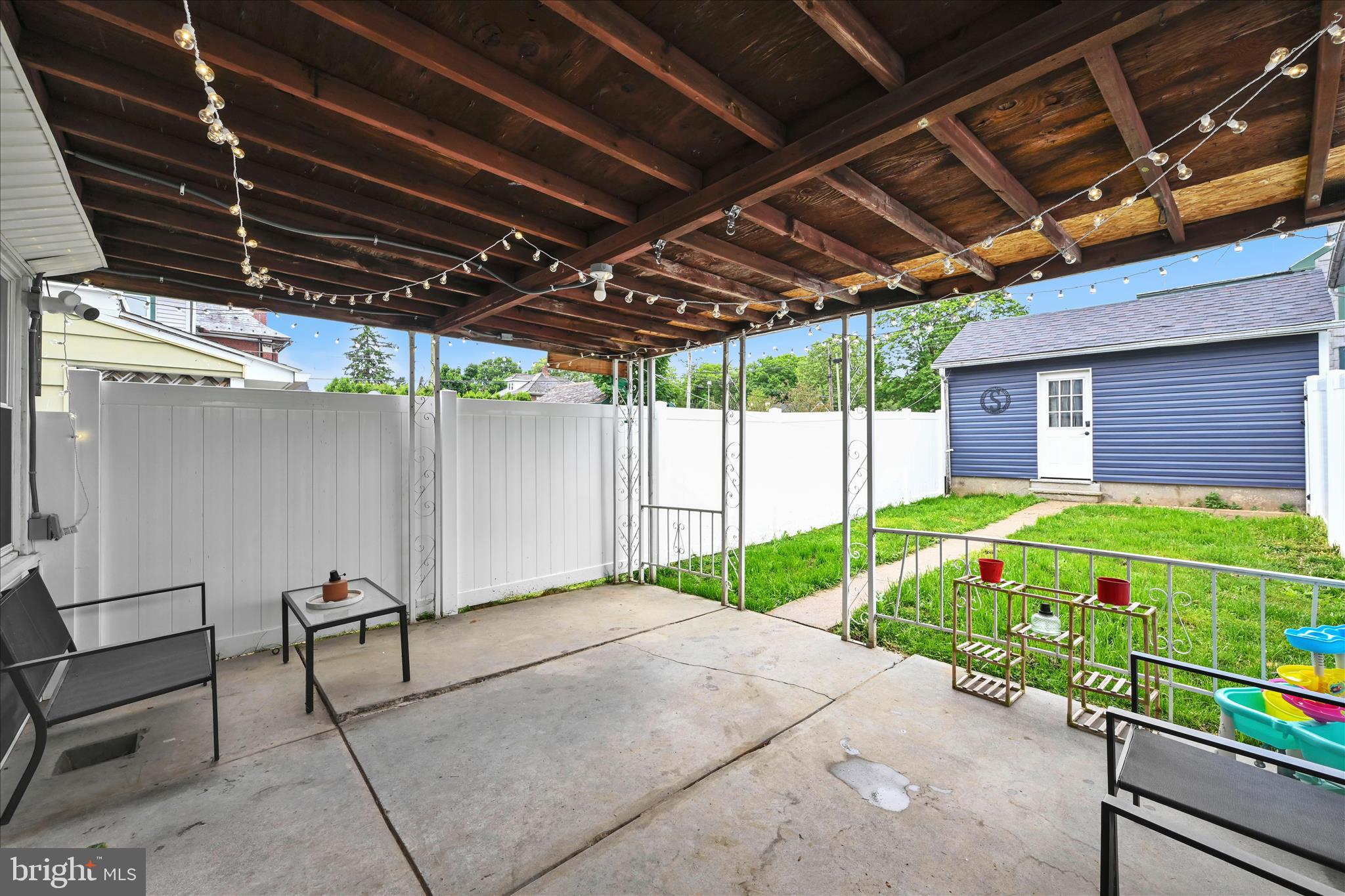 8TH WARD - Residential