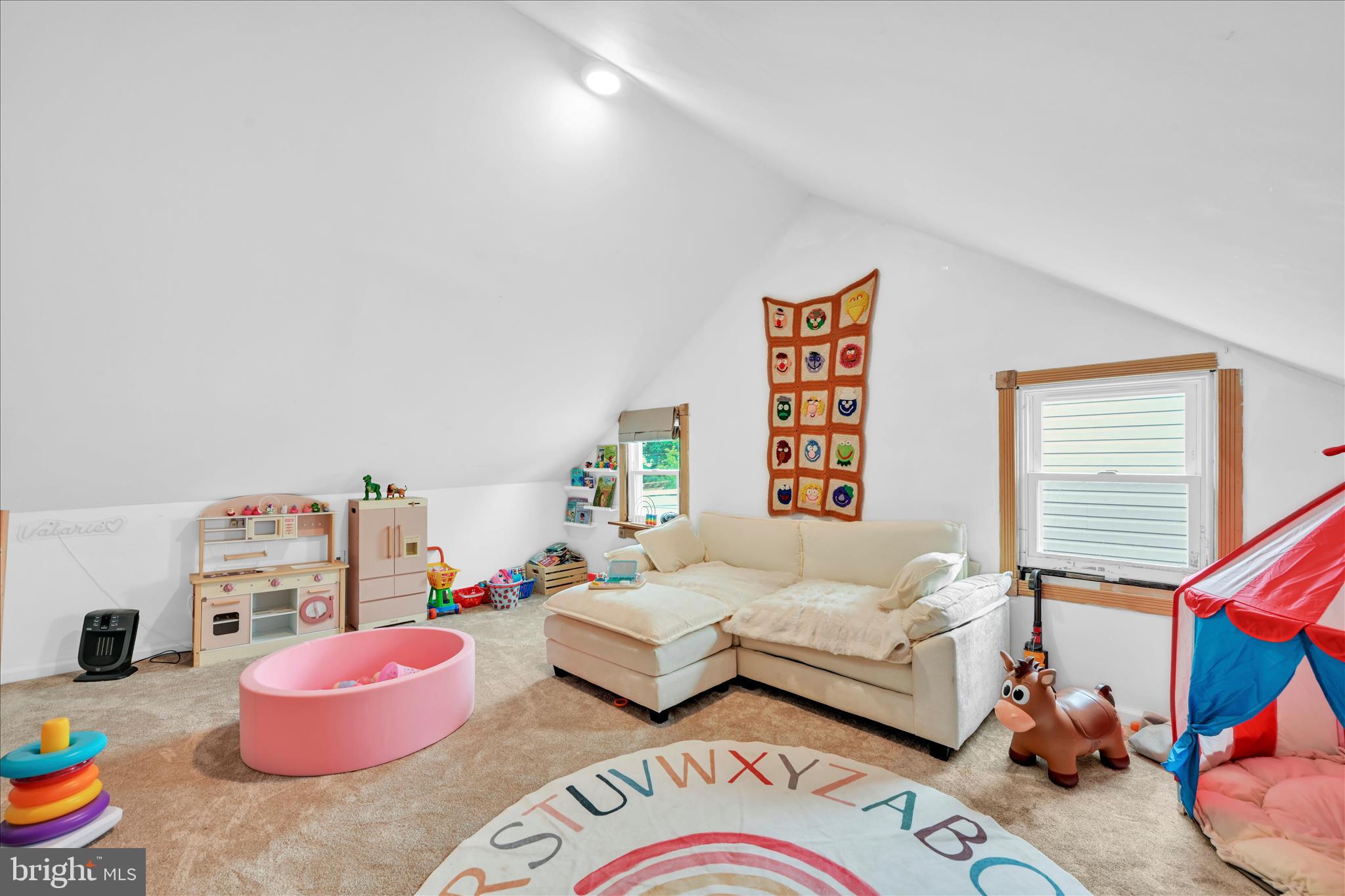 8TH WARD - Residential