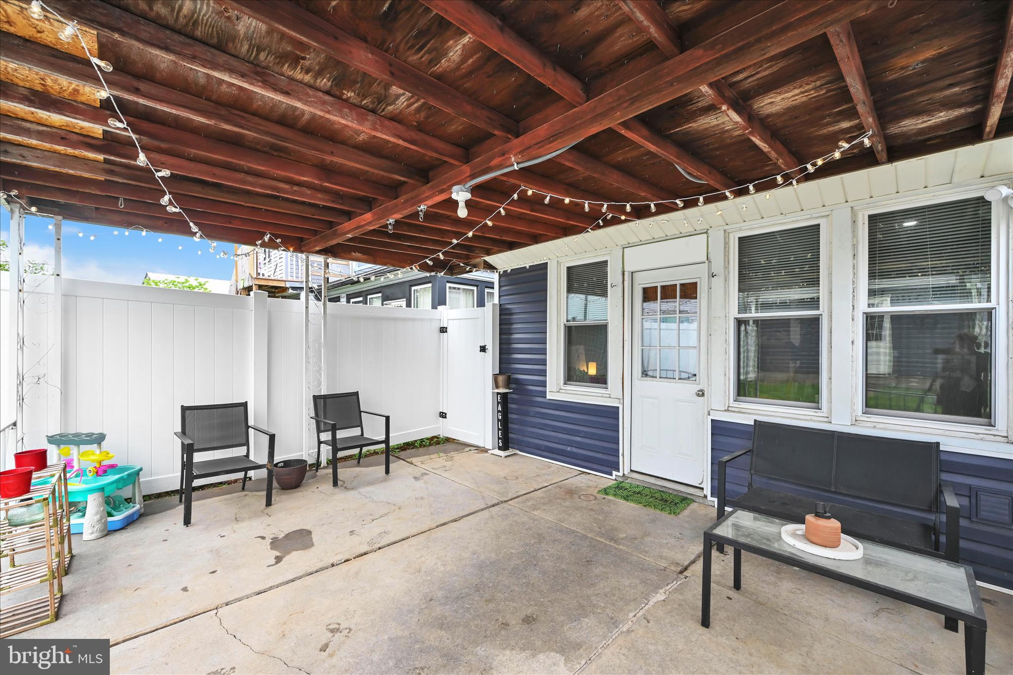 8TH WARD - Residential