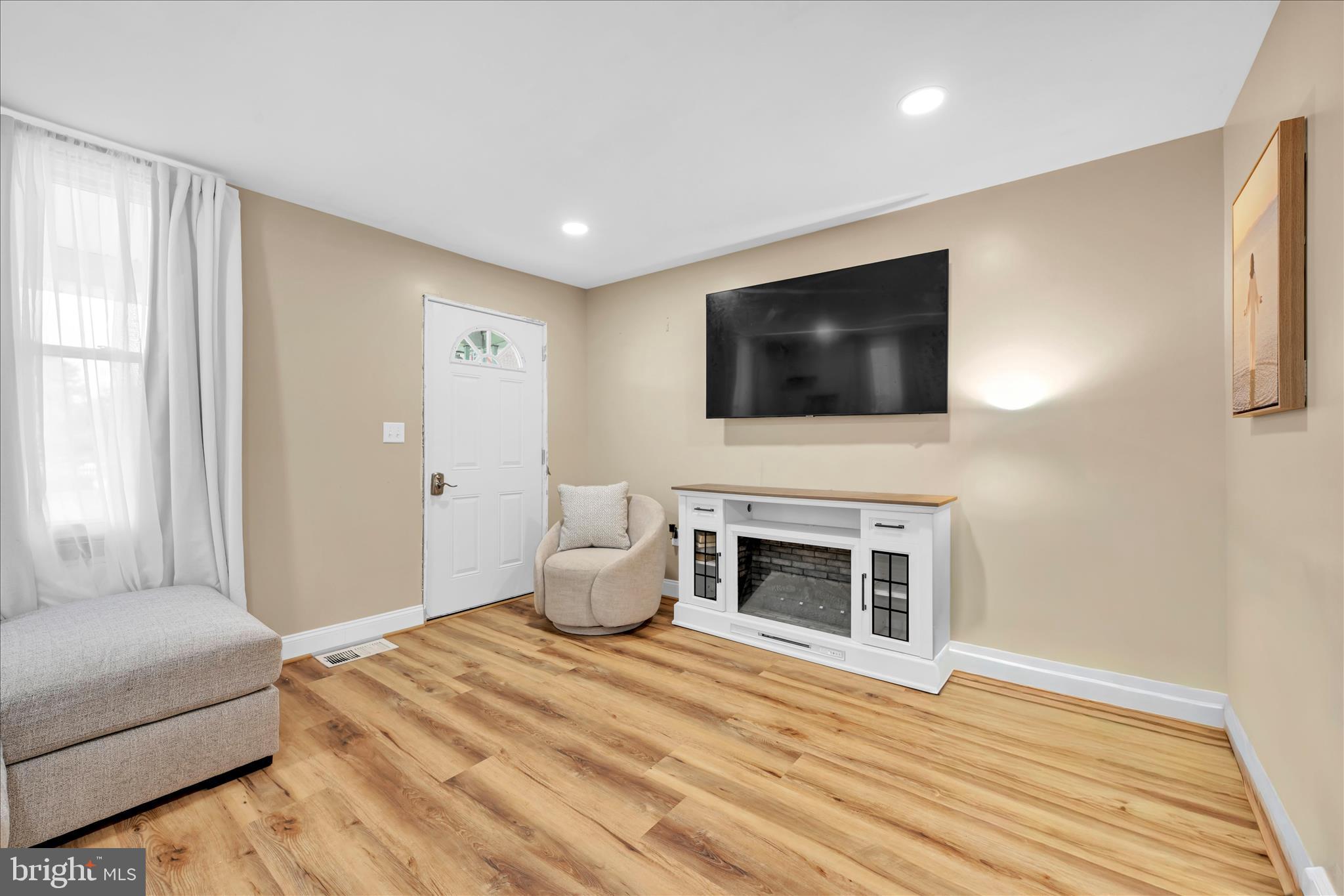 8TH WARD - Residential
