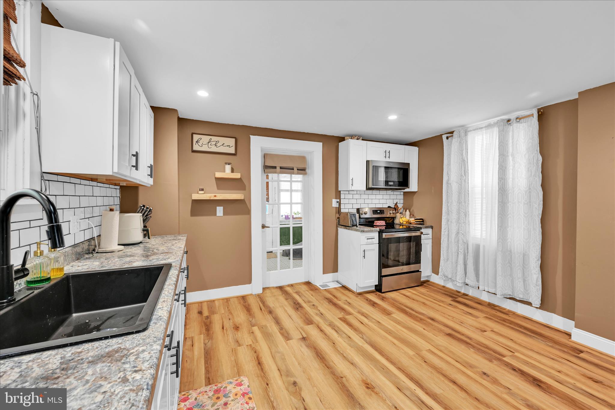 8TH WARD - Residential