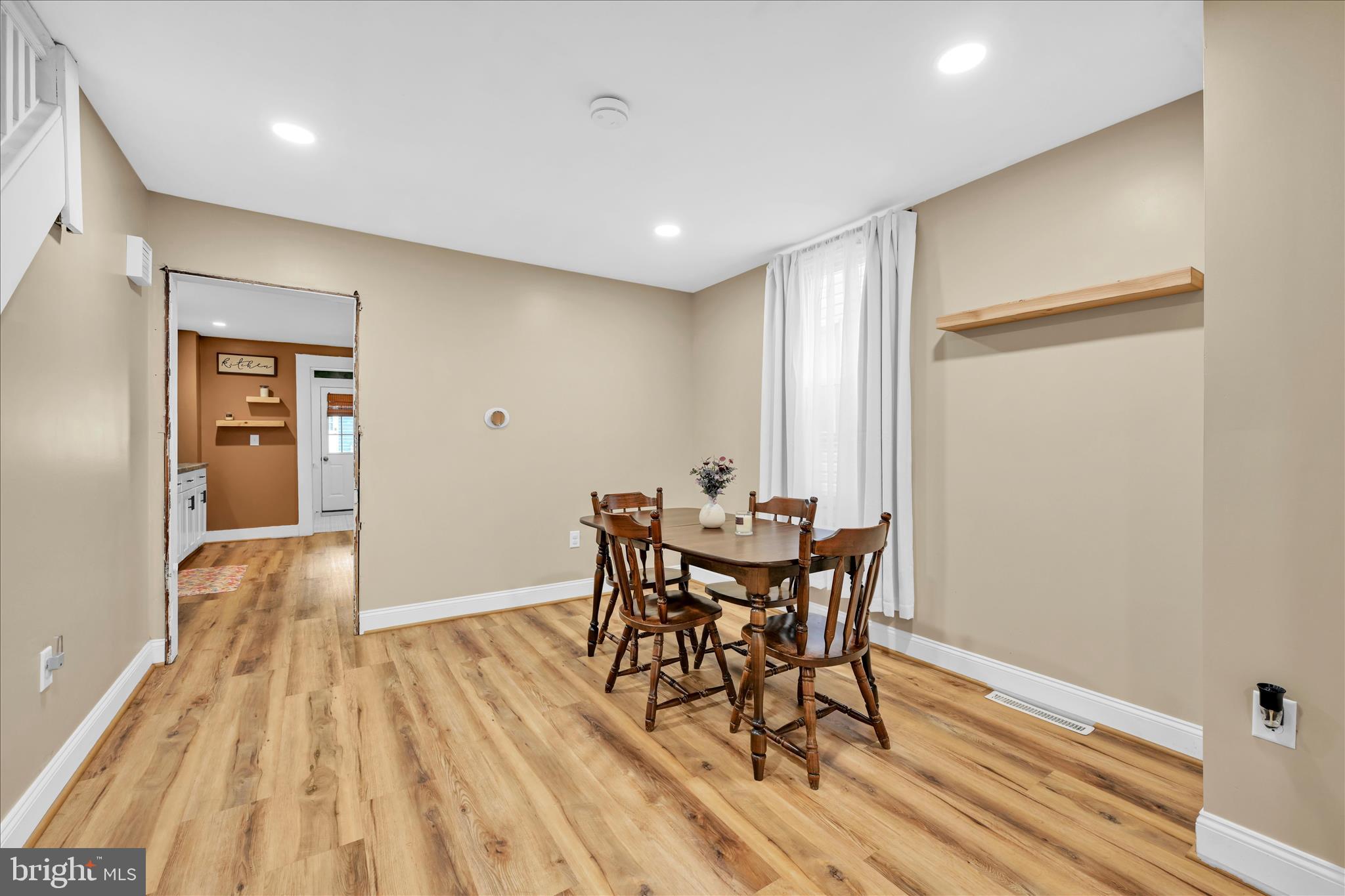 8TH WARD - Residential