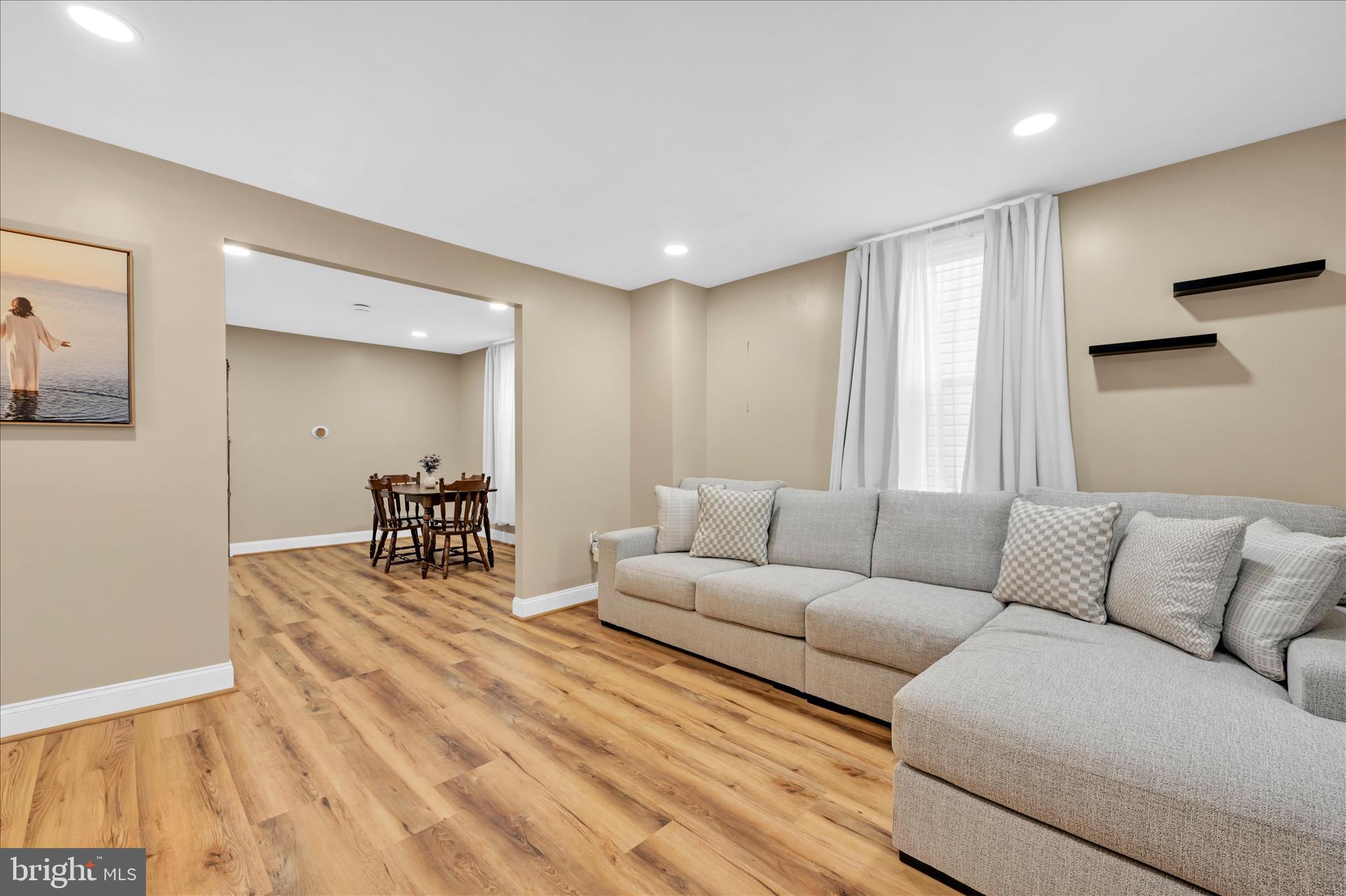 8TH WARD - Residential