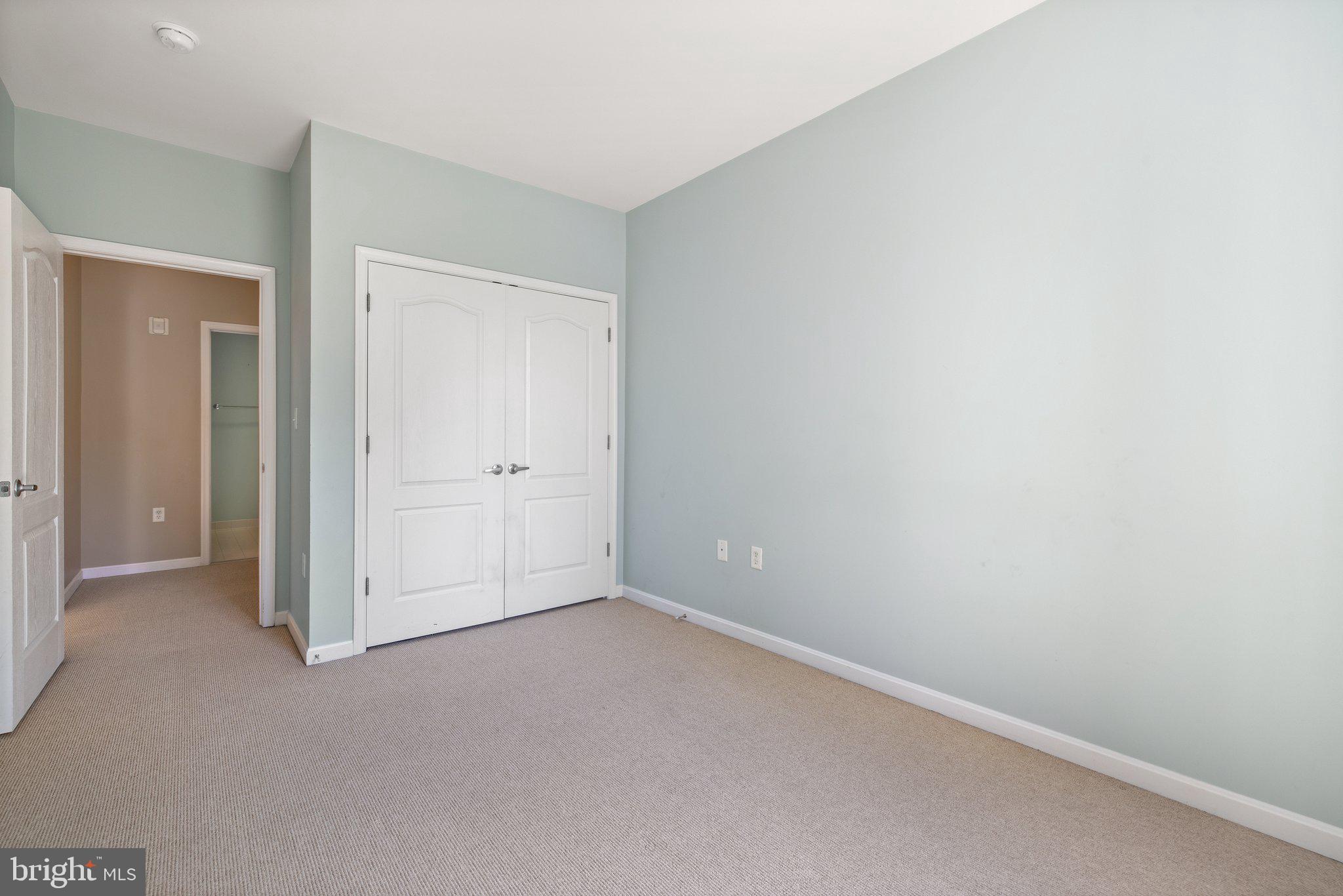 POTOMAC POINTE CONDOMINI - Residential