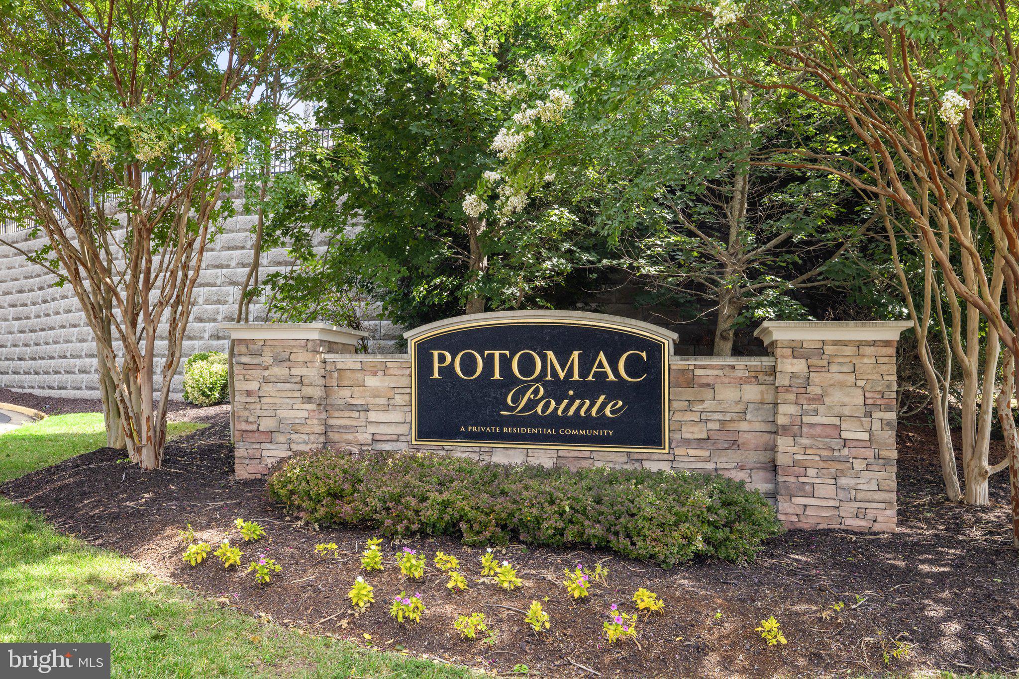 POTOMAC POINTE CONDOMINI - Residential