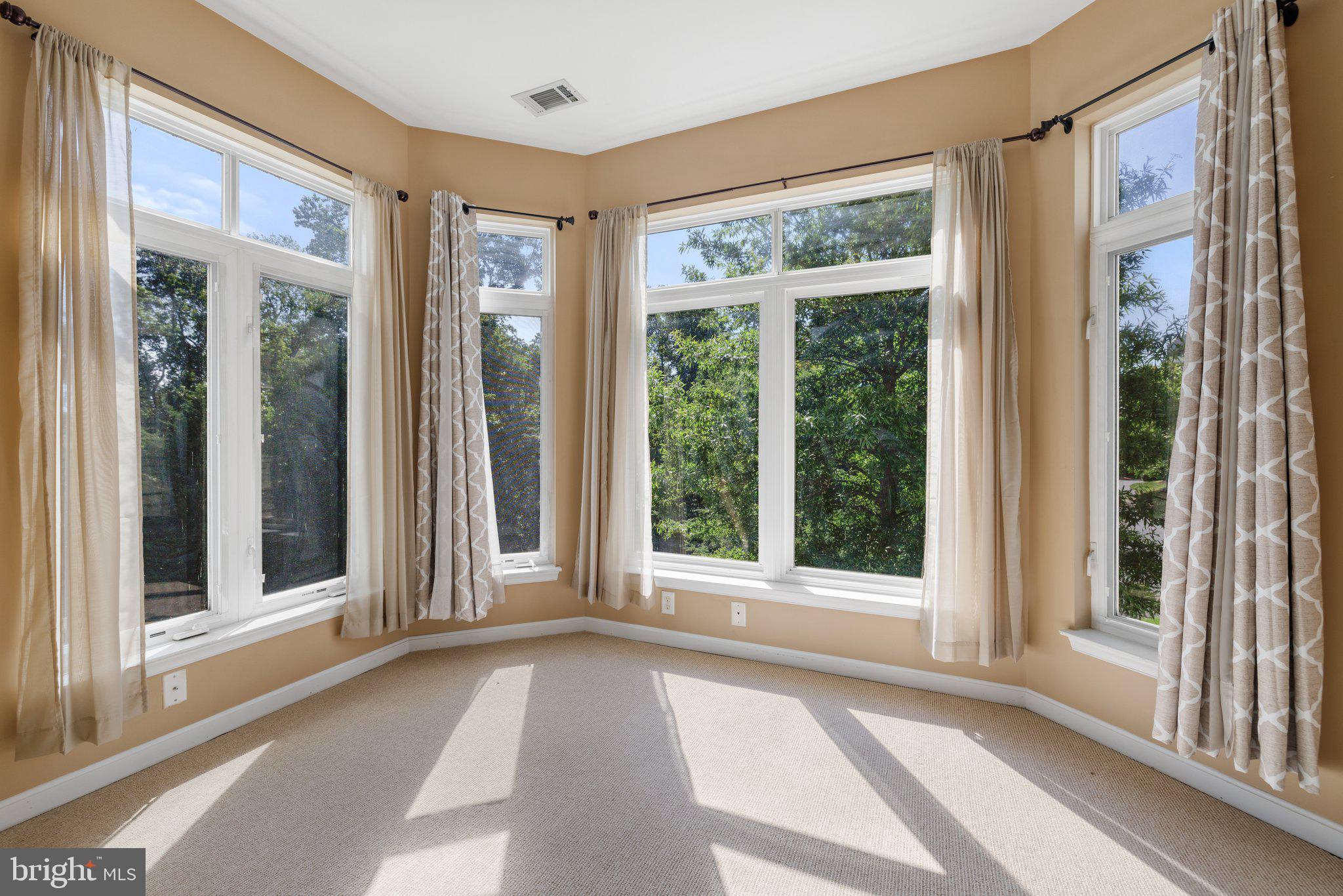 POTOMAC POINTE CONDOMINI - Residential