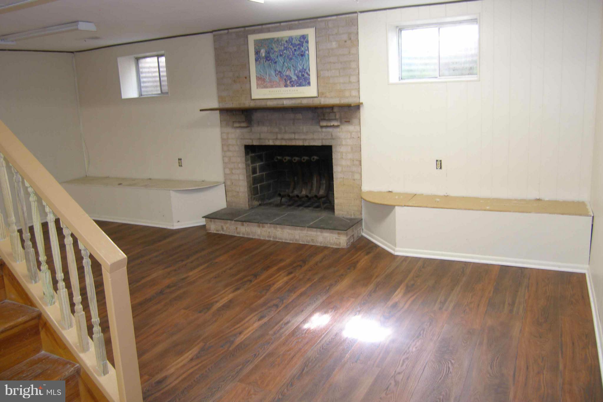 SHADY GROVE VILLAGE - Residential Lease