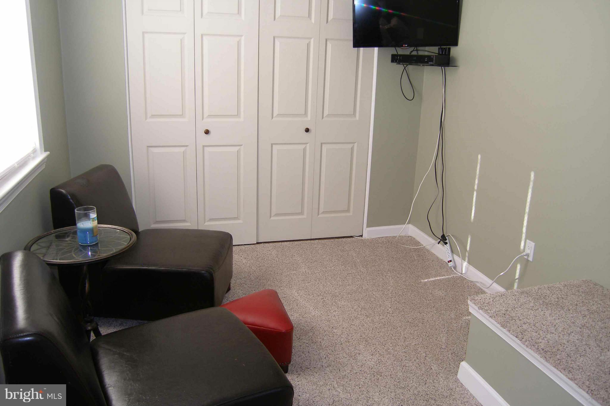 SHADY GROVE VILLAGE - Residential Lease