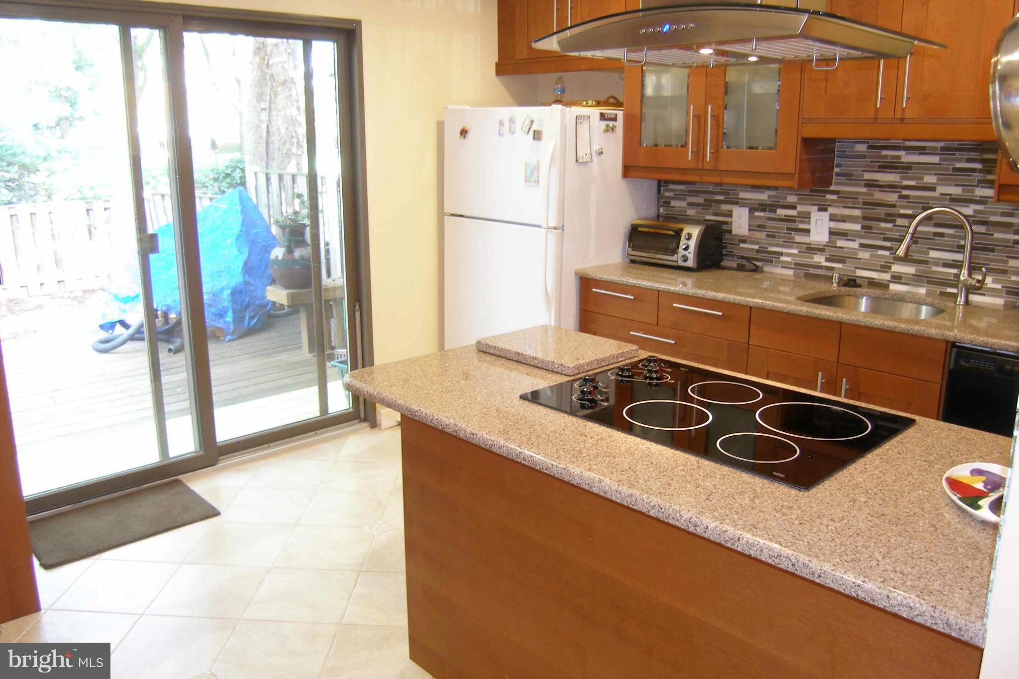 SHADY GROVE VILLAGE - Residential Lease