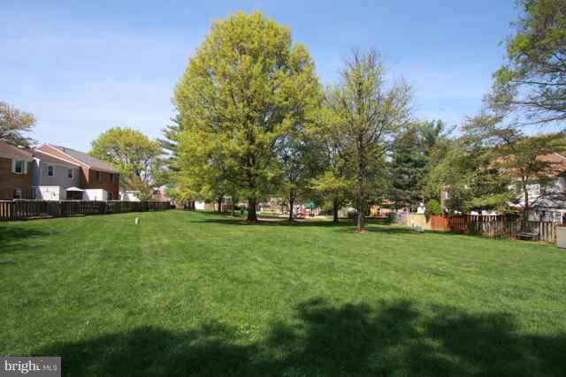 SHADY GROVE VILLAGE - Residential Lease