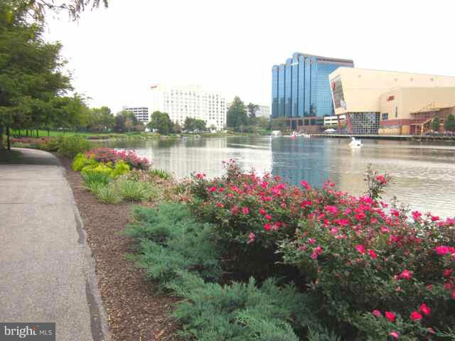 SHADY GROVE VILLAGE - Residential Lease