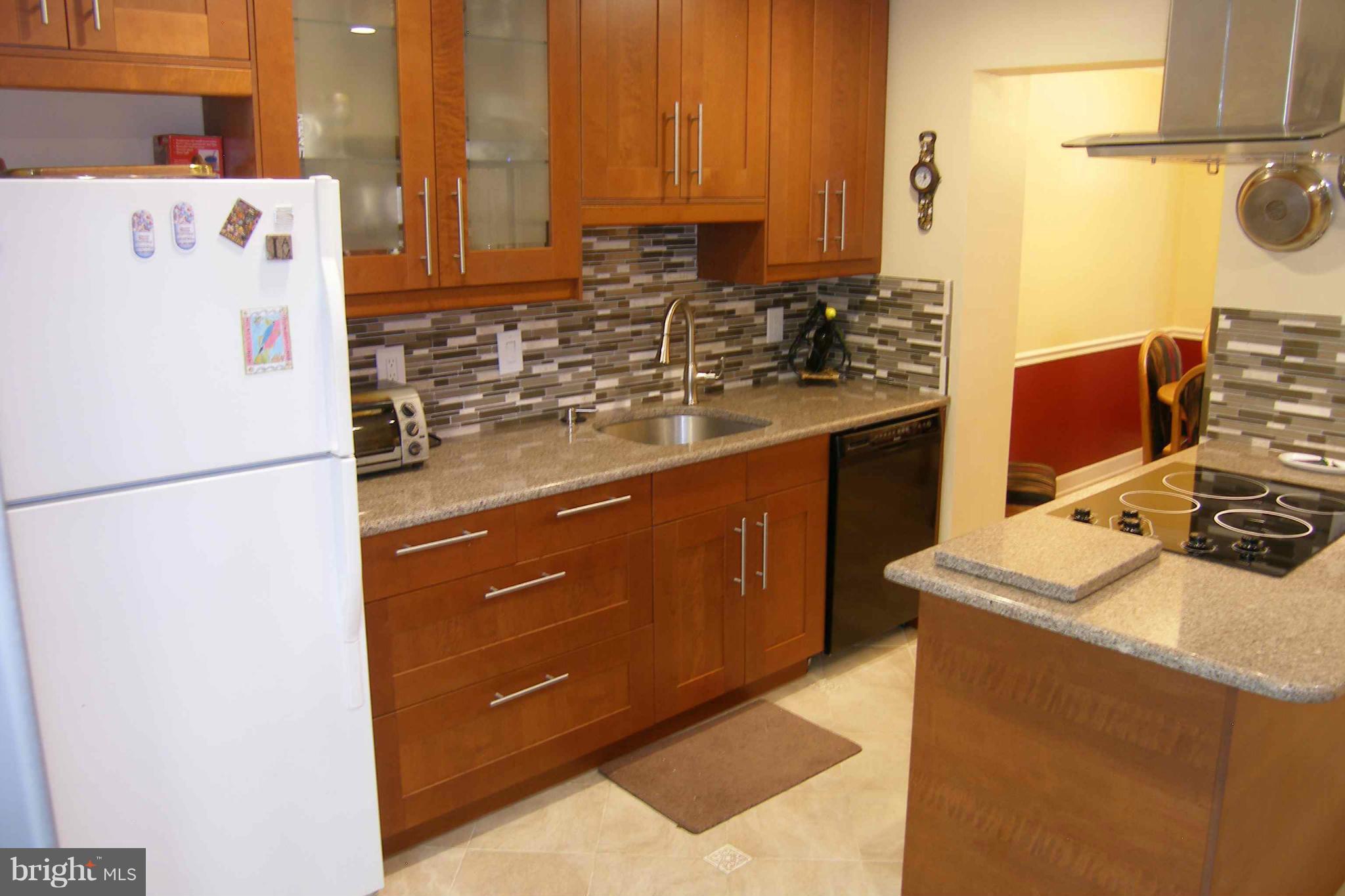 SHADY GROVE VILLAGE - Residential Lease