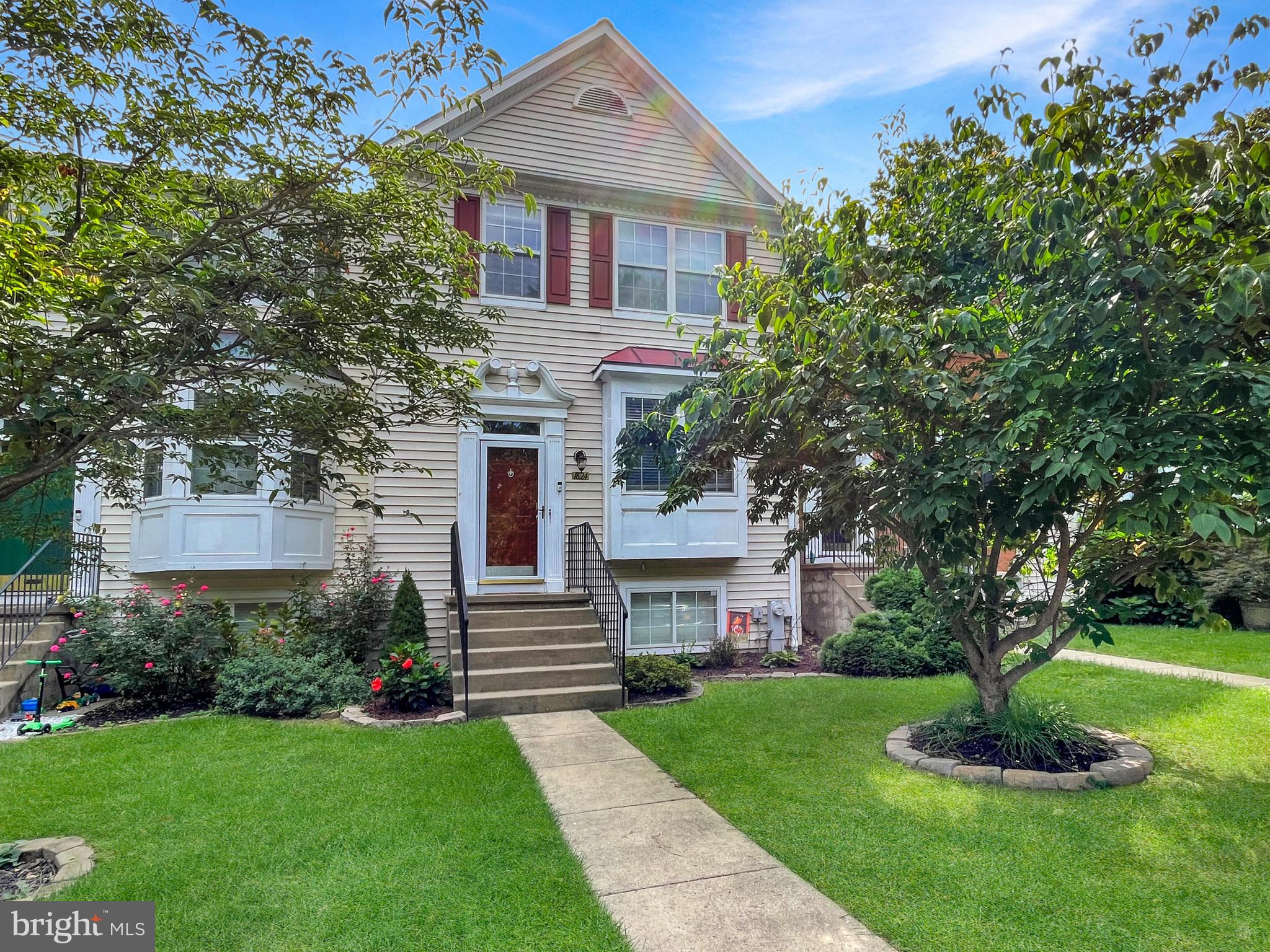 OPEN HOUSE SATURDAY 9/6 11-1pm. Welcome to 1624 Katheryne Village Sq- This beautifully updated 4 bed/3 full bath townhome, in the lovely Courts at Belle Pointe, is move in ready! Main level greets you with newer LVP flooring (2021), gas fireplace with custom mantel, recessed lighting, updated kitchen with stainless steel appliances and more! Upper-level features 3 bedrooms with vaulted ceilings and new ceiling fans, large primary with walk-in closet and fully renovated primary and hallway baths (2024)! 4th bedroom, full bath and kitchenette are on the lower level with walk-out to fully fenced backyard, perfect for a separate living space or entertaining! Washer/Dryer 2022, HWH 2021, Roof and HVAC 2019. Great location with easy commuting access to Route 50, close to Cape St. Claire shopping center, new walk/bike trail, Broadneck and Sandy Point State Parks just around the corner!