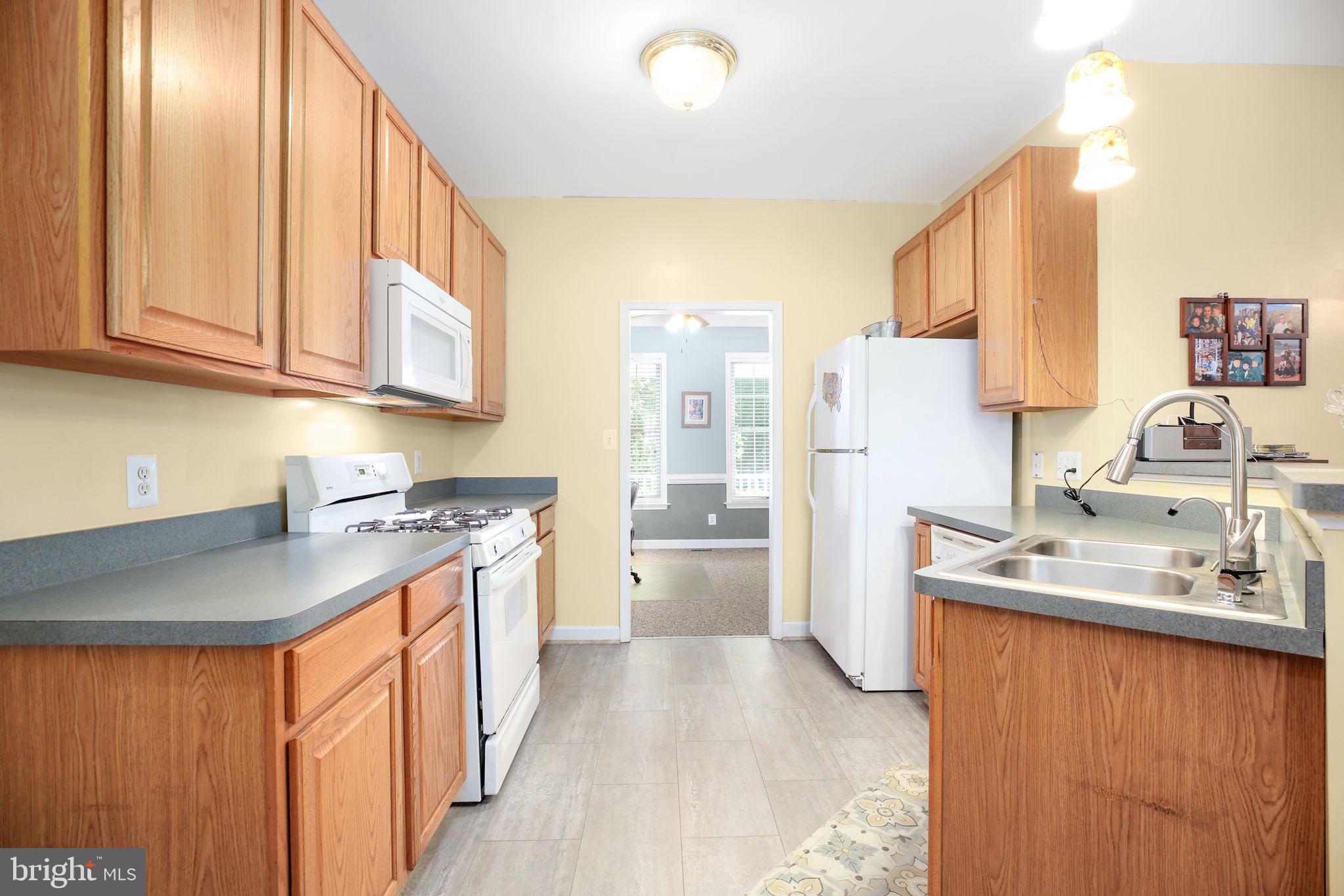 RED ROSE VILLAGE - Residential