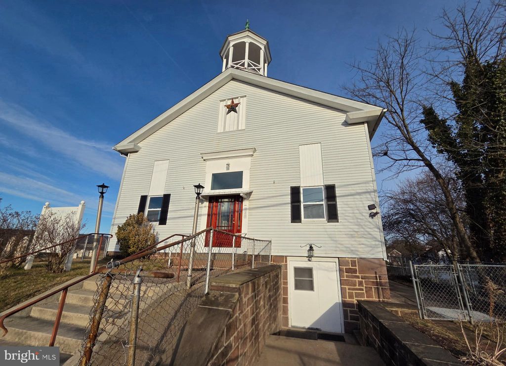 Photo of 340 Red Mill Road, ETTERS, PA 17319 (MLS # PAYK2097130)