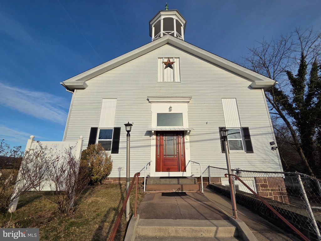 Photo of 340 Red Mill Road, ETTERS, PA 17319 (MLS # PAYK2097130)