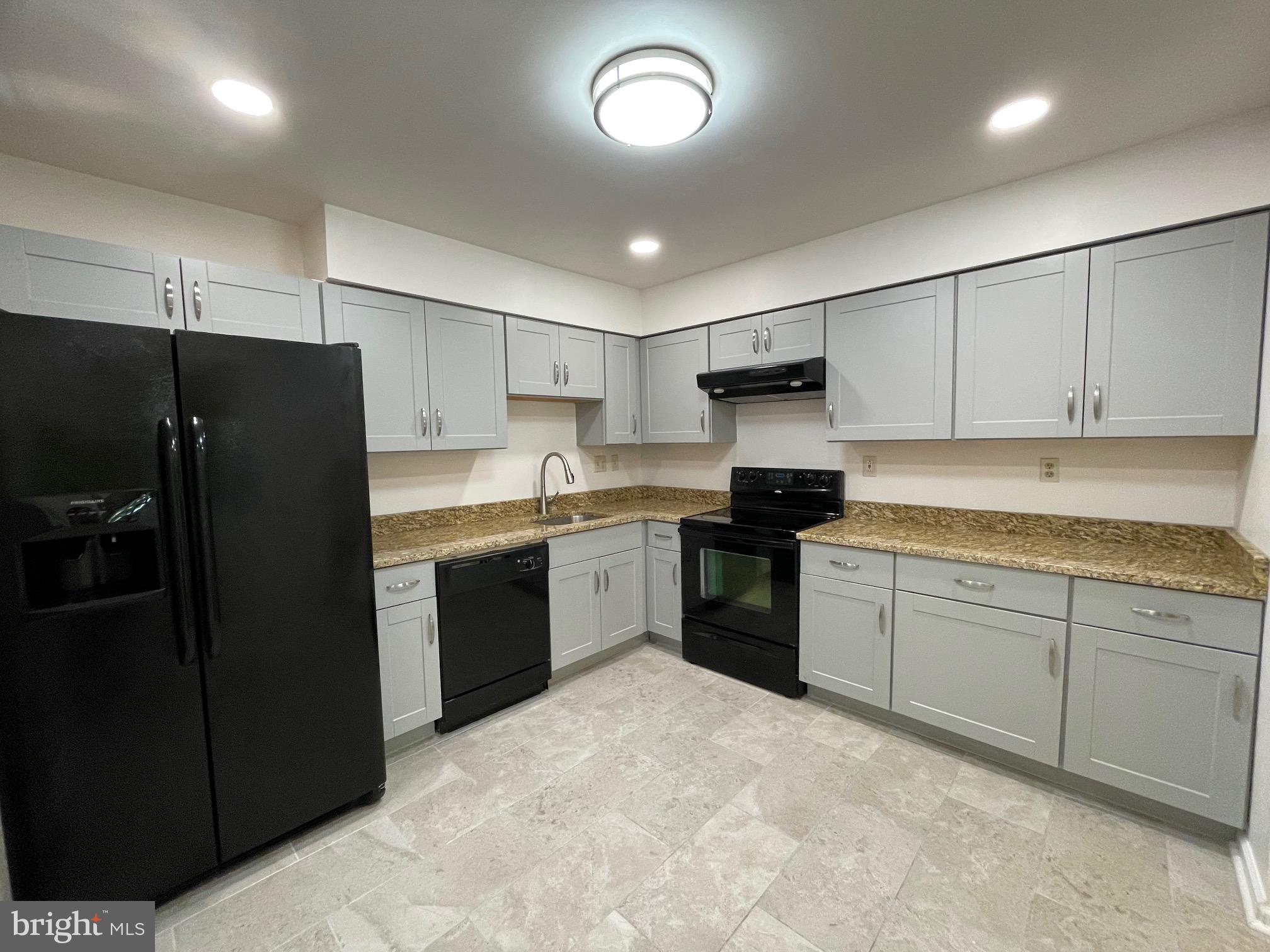 WEATHERSTONE - Residential Lease