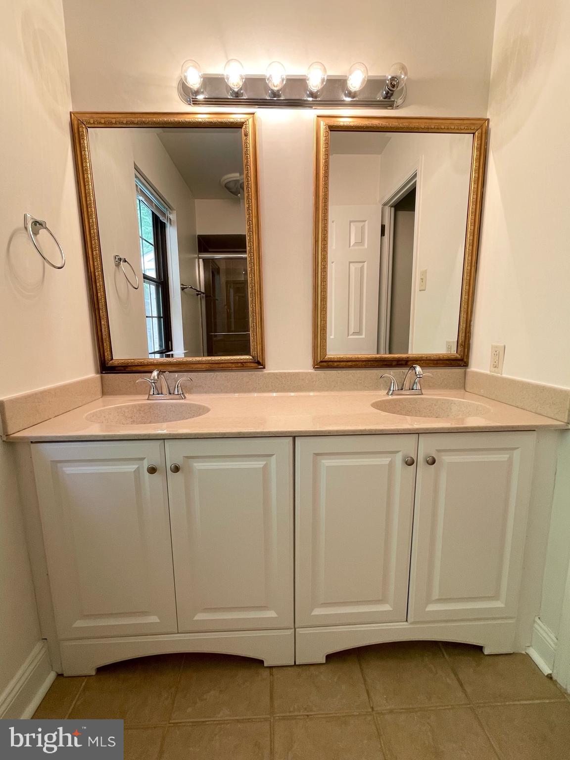 WEATHERSTONE - Residential Lease