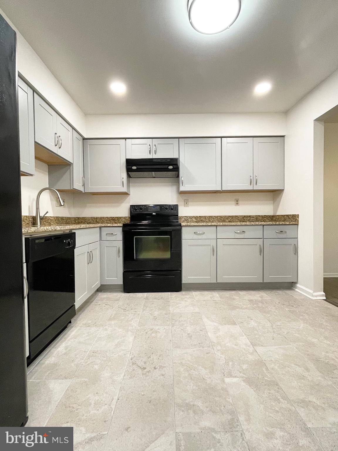 WEATHERSTONE - Residential Lease