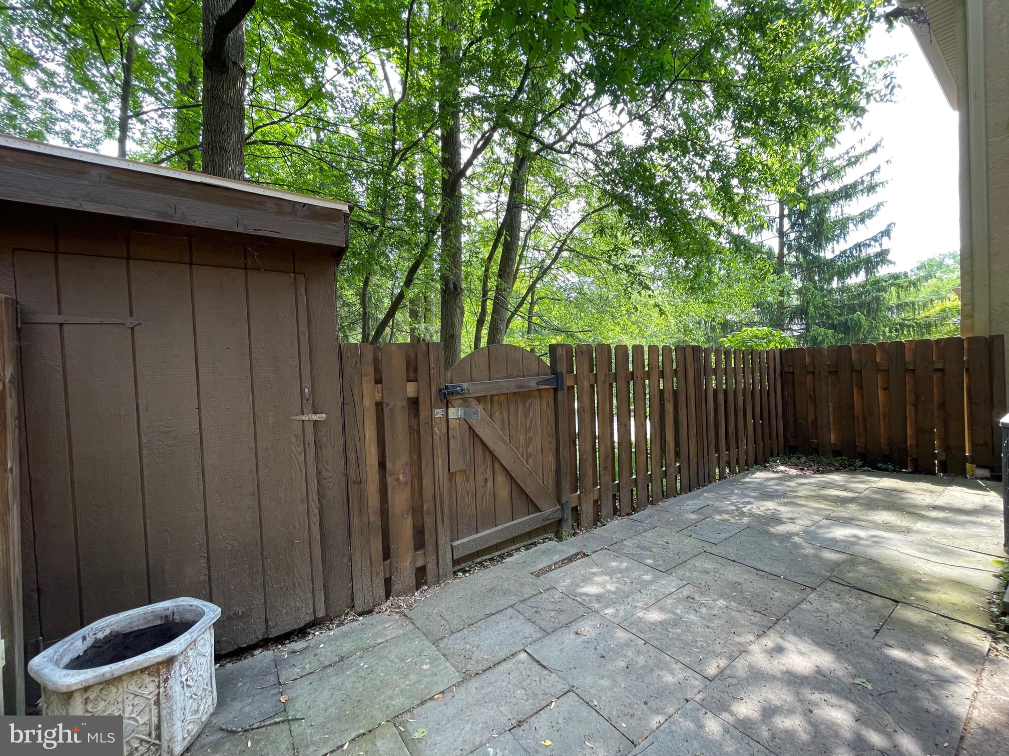 WEATHERSTONE - Residential Lease