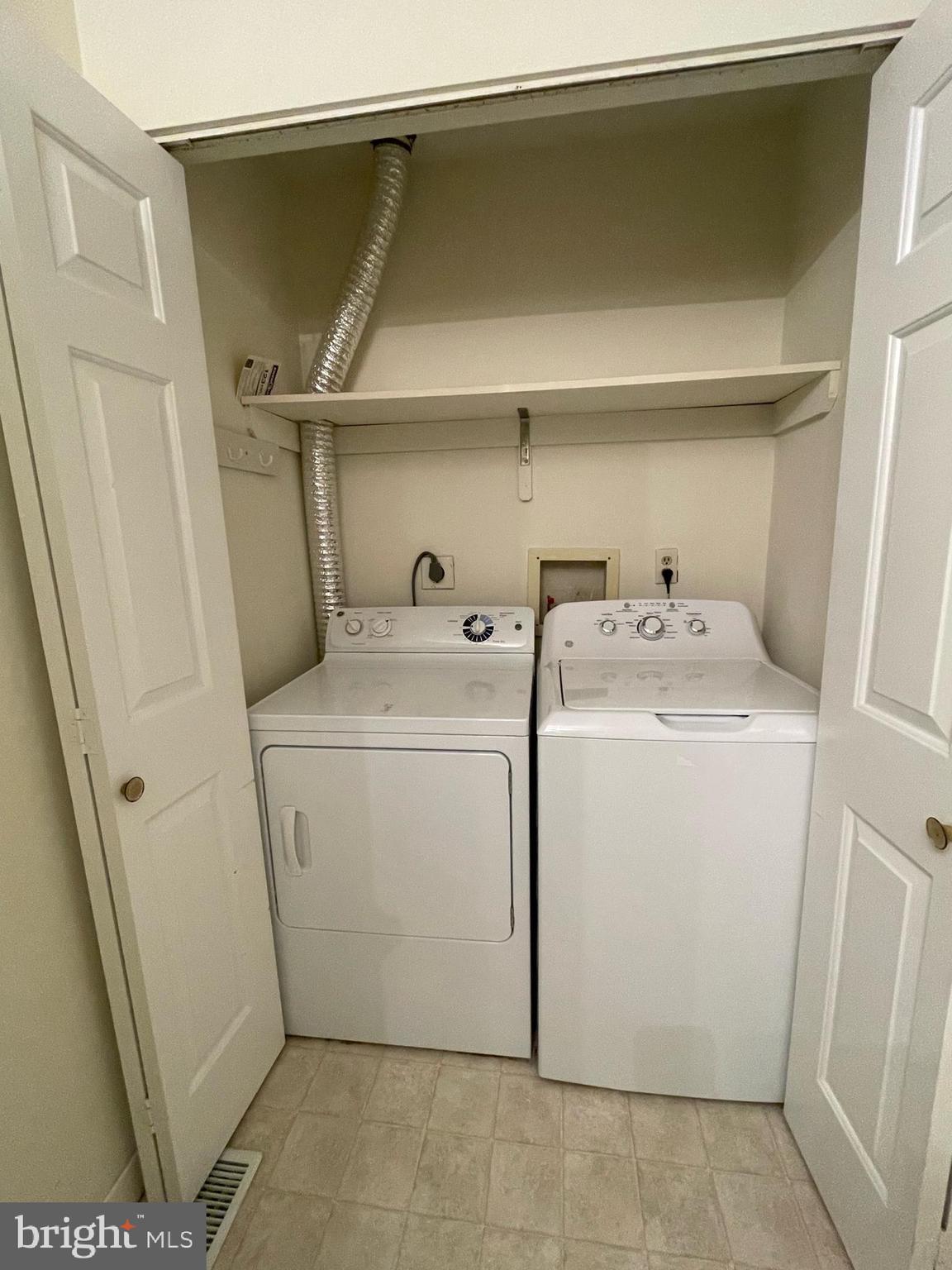 WEATHERSTONE - Residential Lease