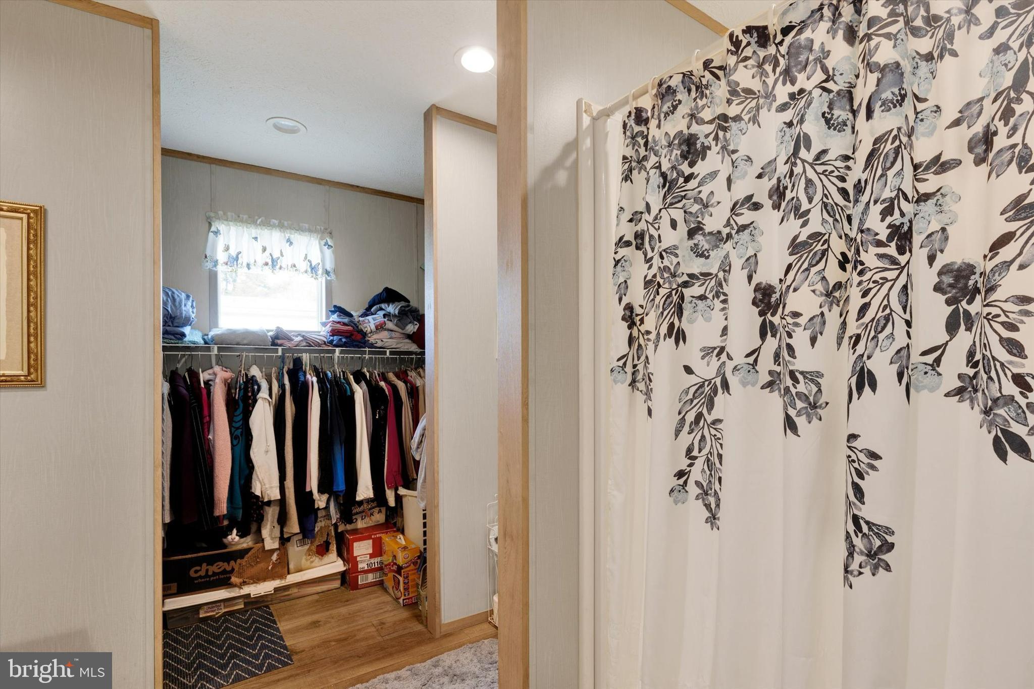 LOG CABIN MHP - Residential