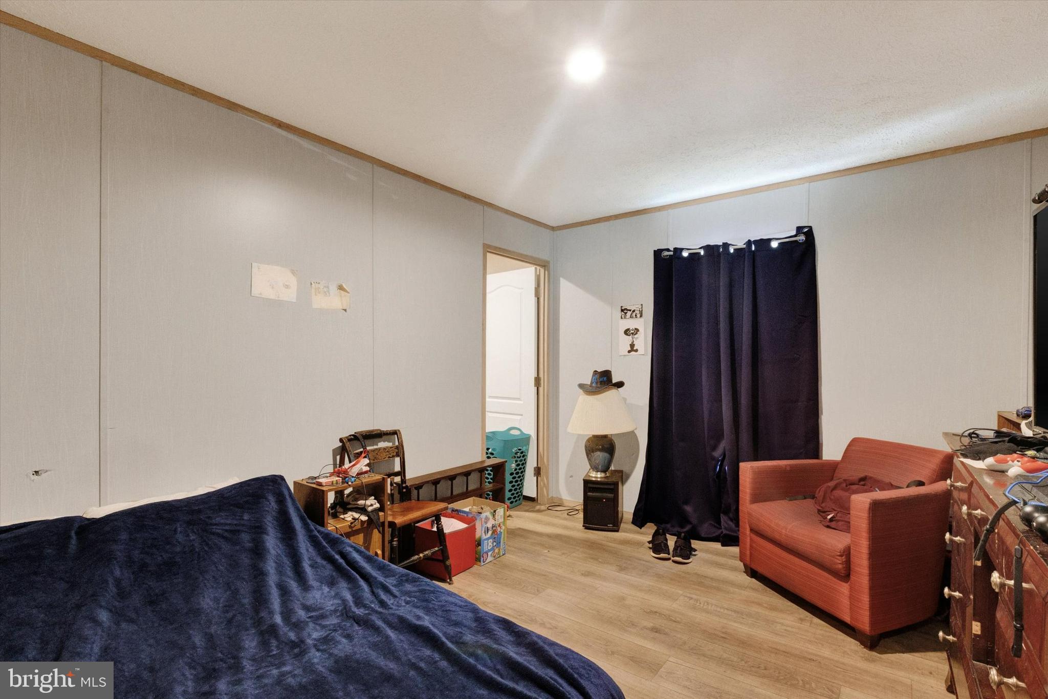 LOG CABIN MHP - Residential