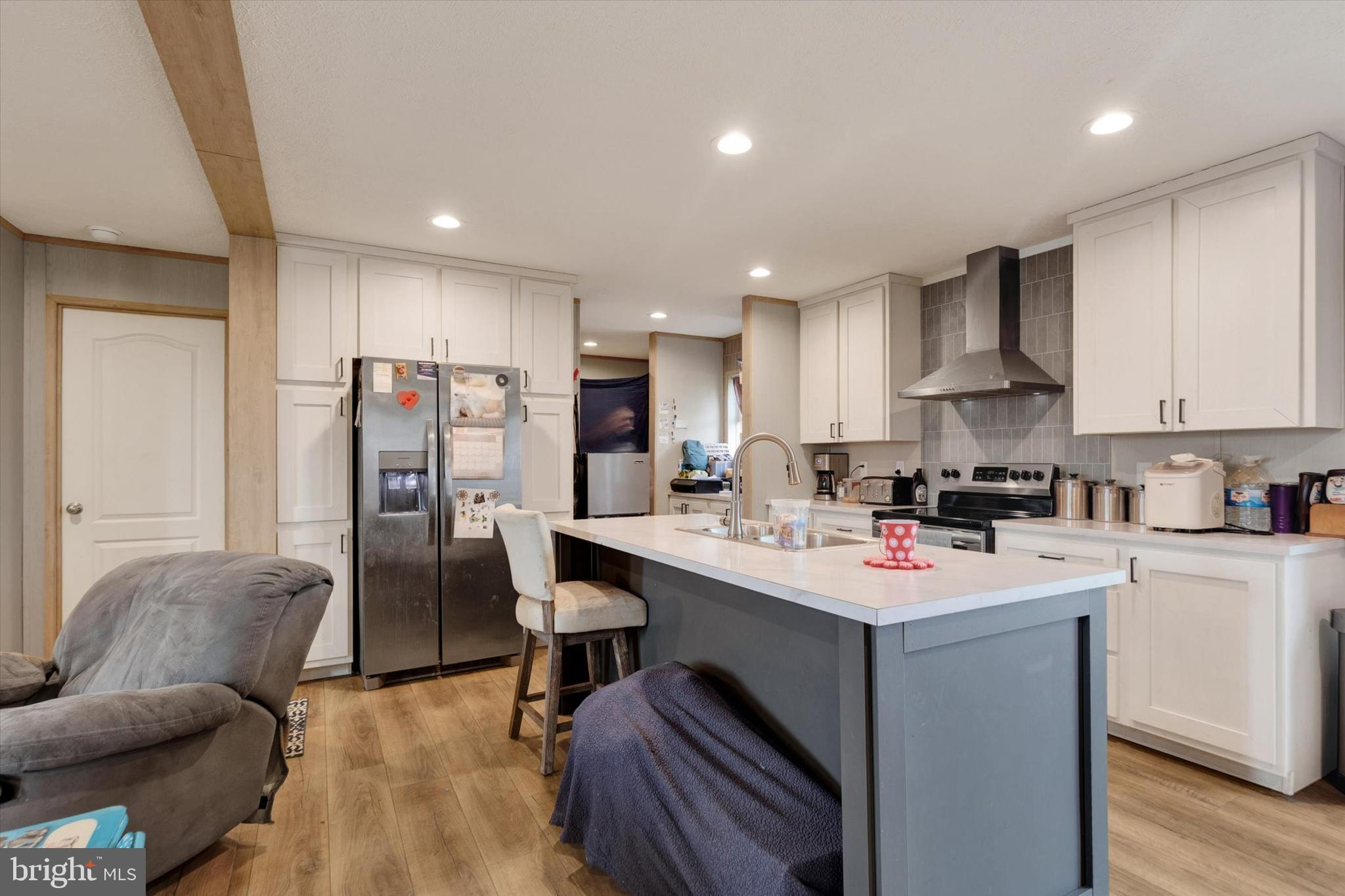 LOG CABIN MHP - Residential