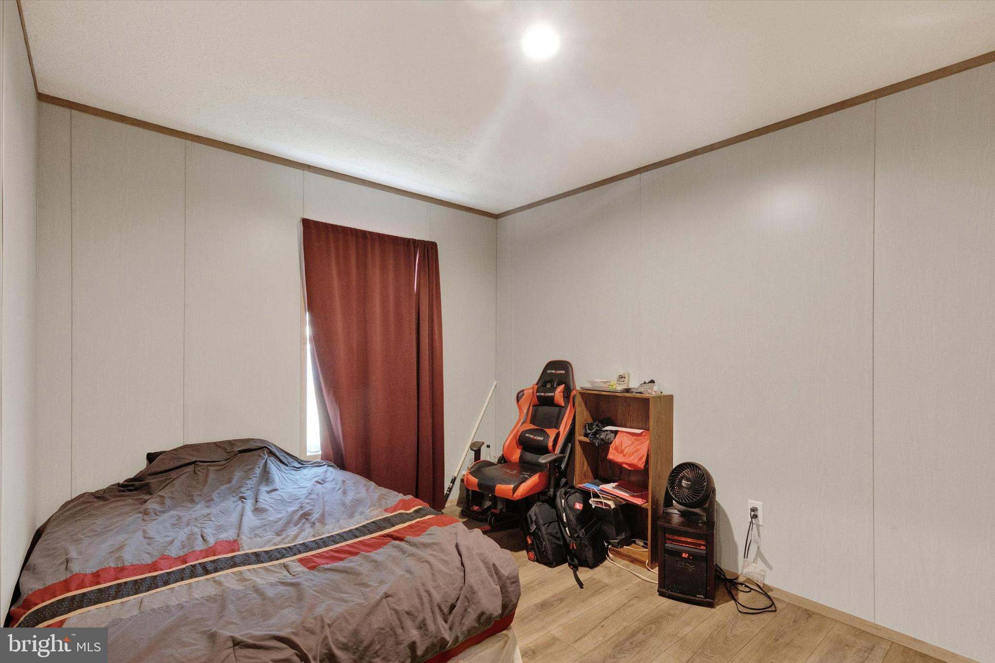 LOG CABIN MHP - Residential