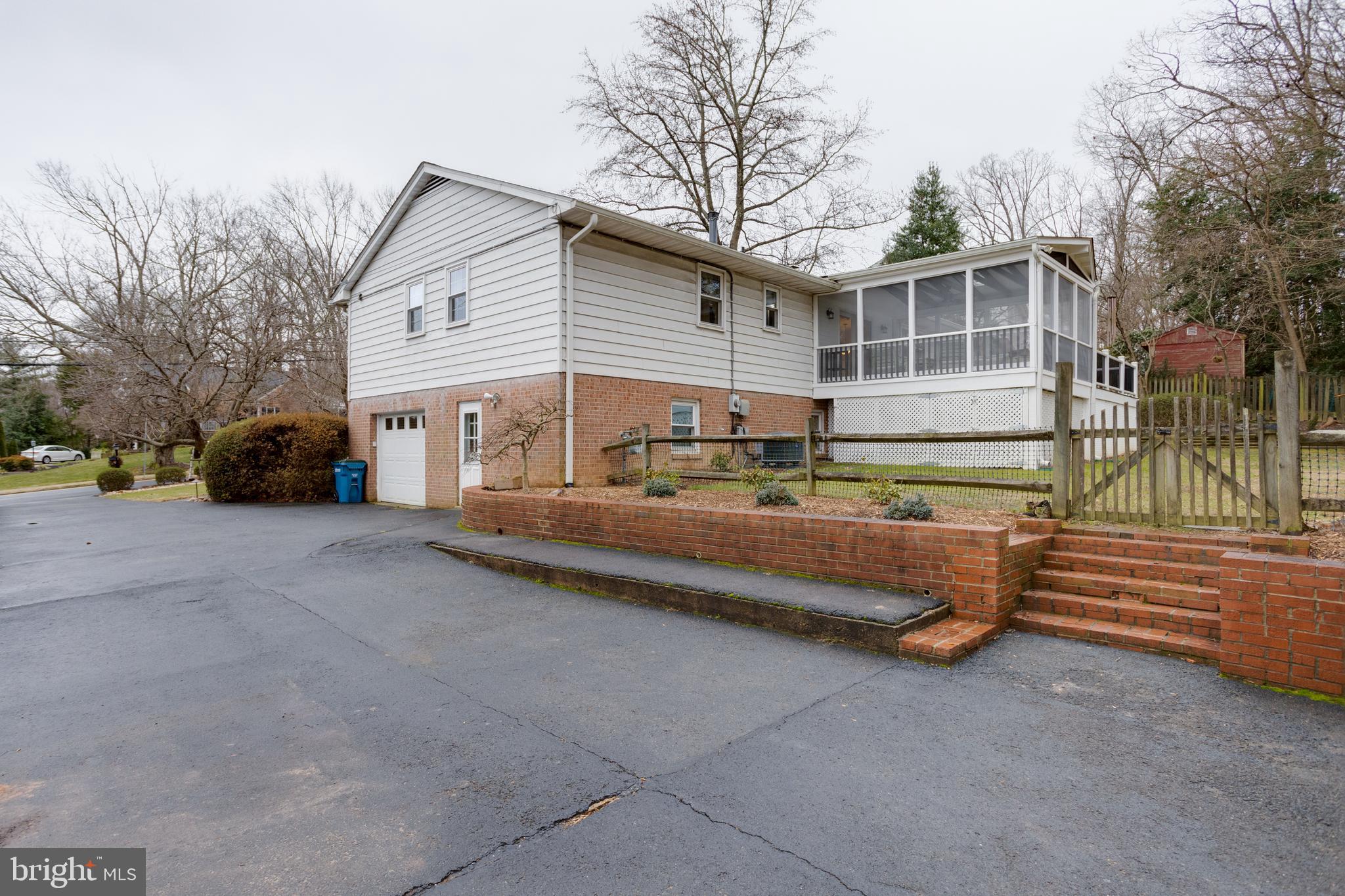 CAMELOT - Residential