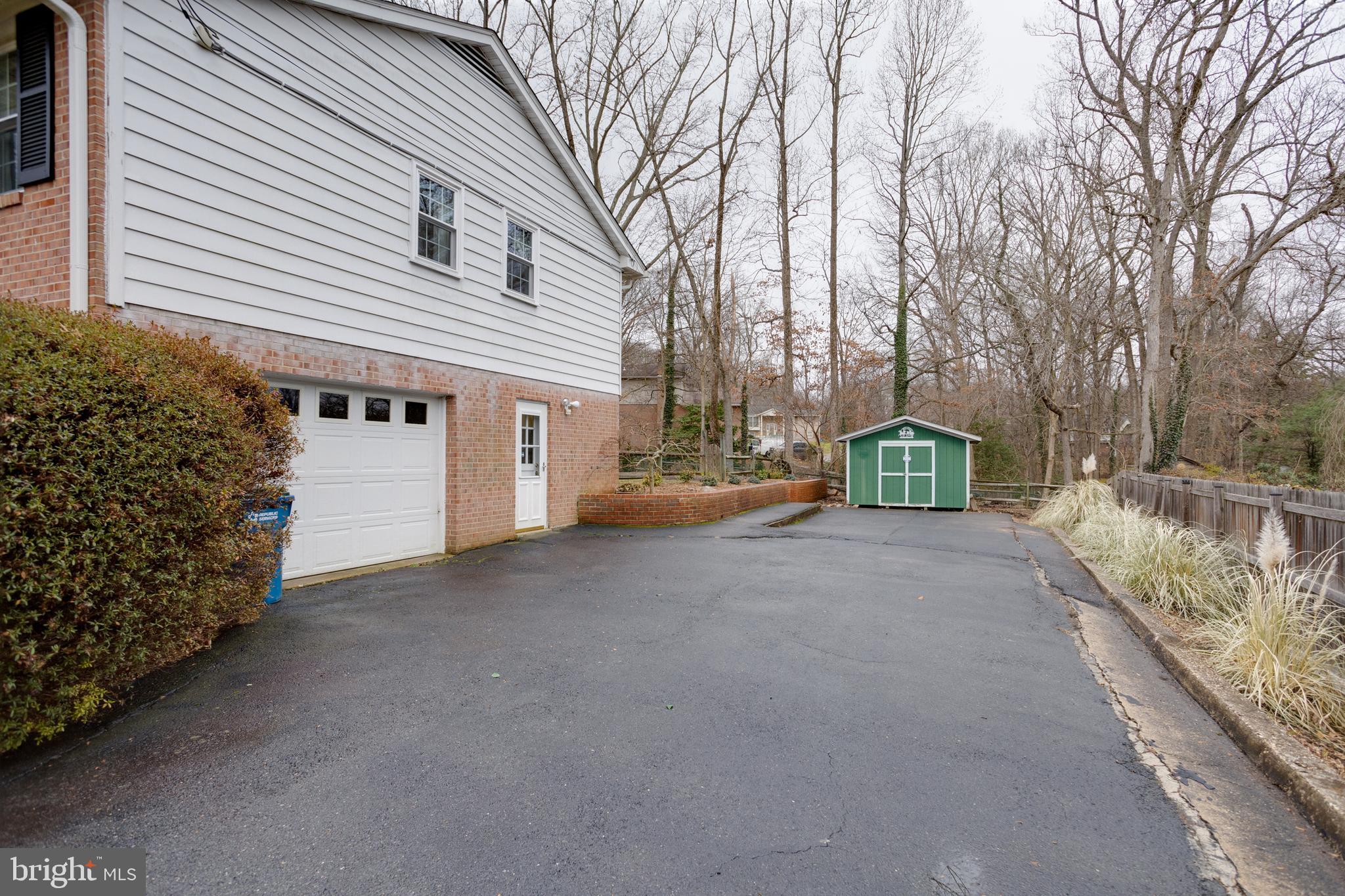 CAMELOT - Residential