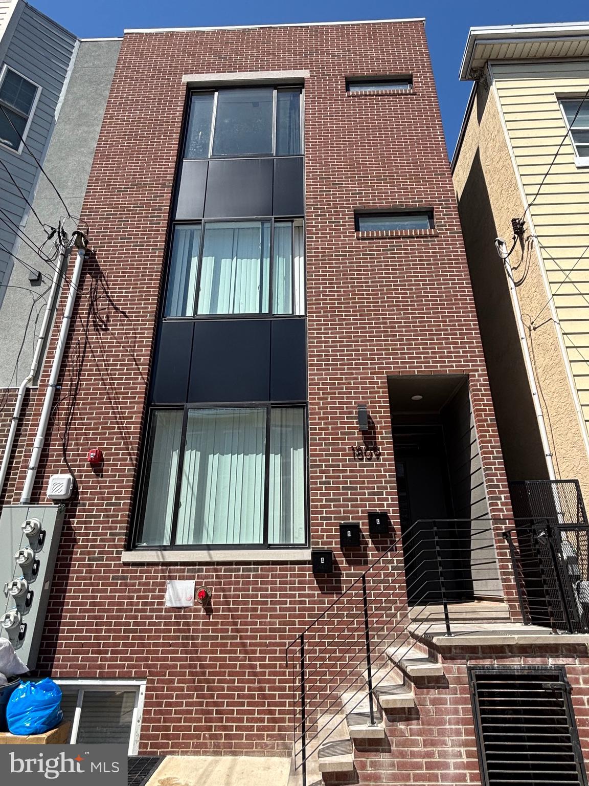 1809 MASTER STREET 3