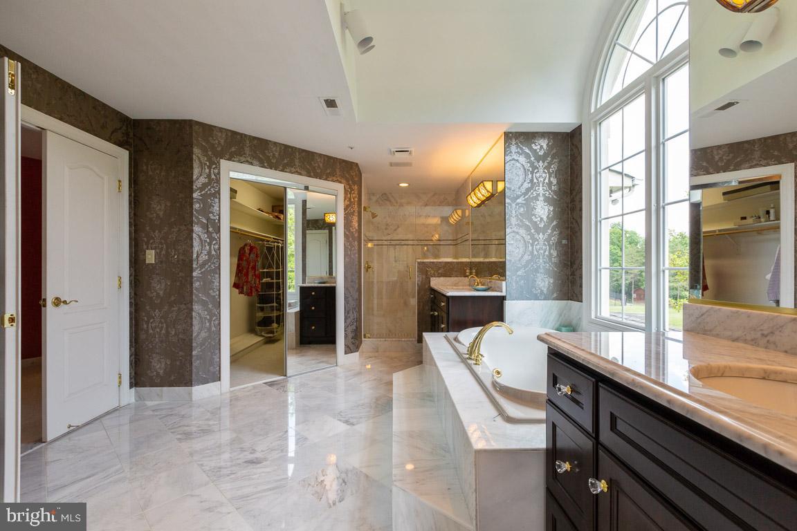 VIRGINIA RUN THE ESTATES - Residential