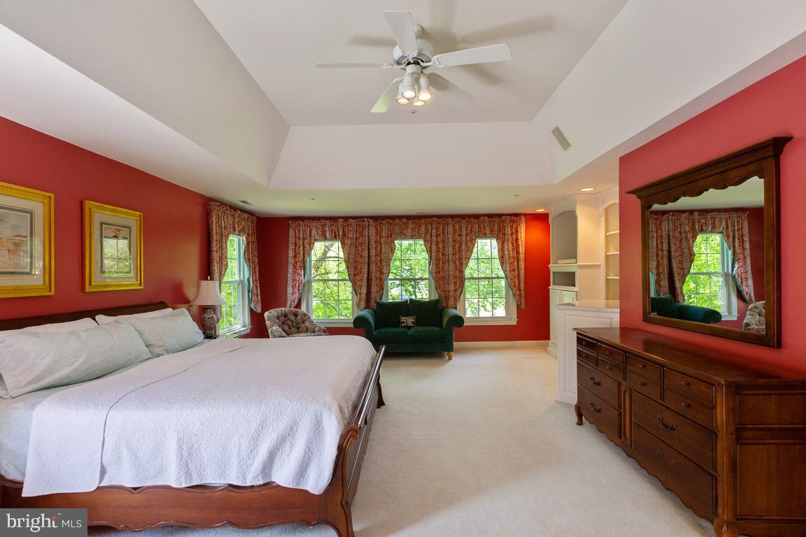 VIRGINIA RUN THE ESTATES - Residential