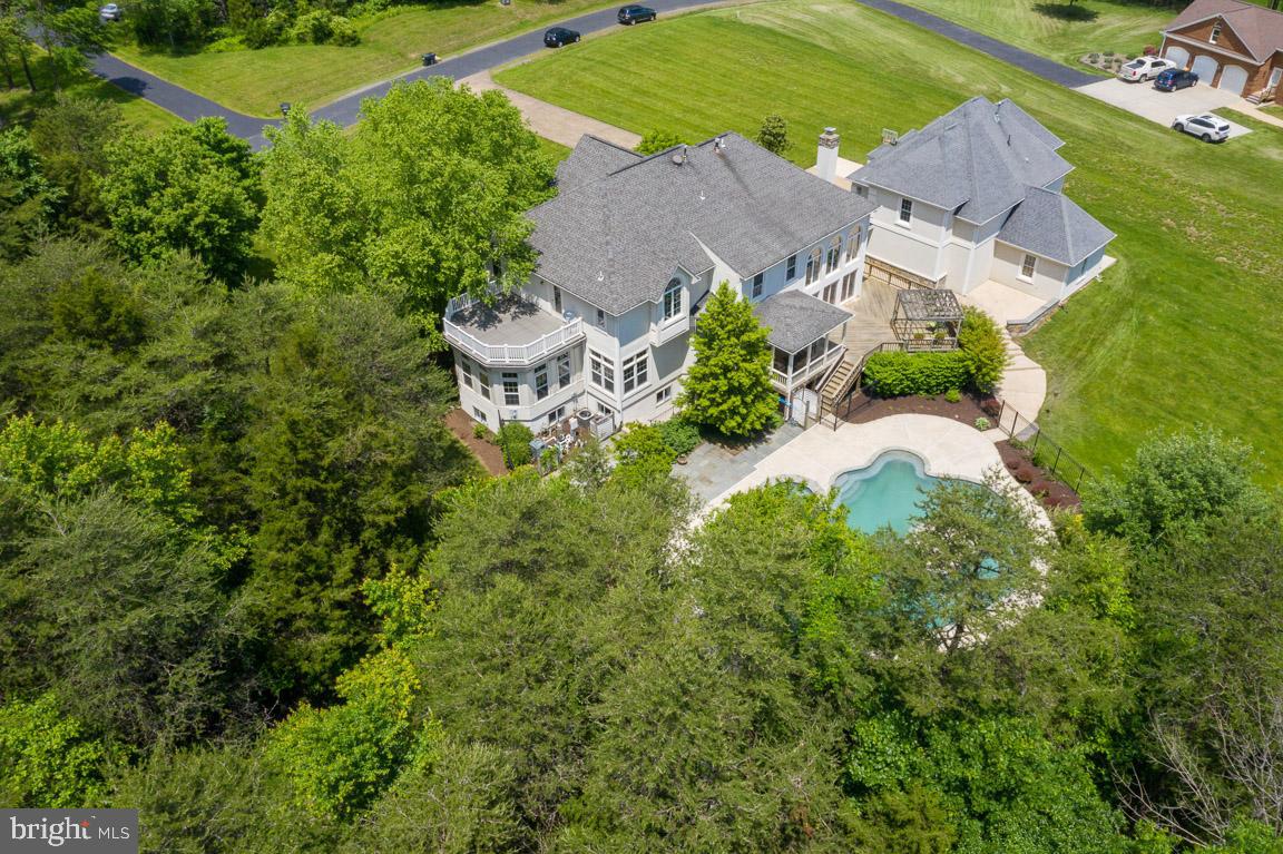 VIRGINIA RUN THE ESTATES - Residential