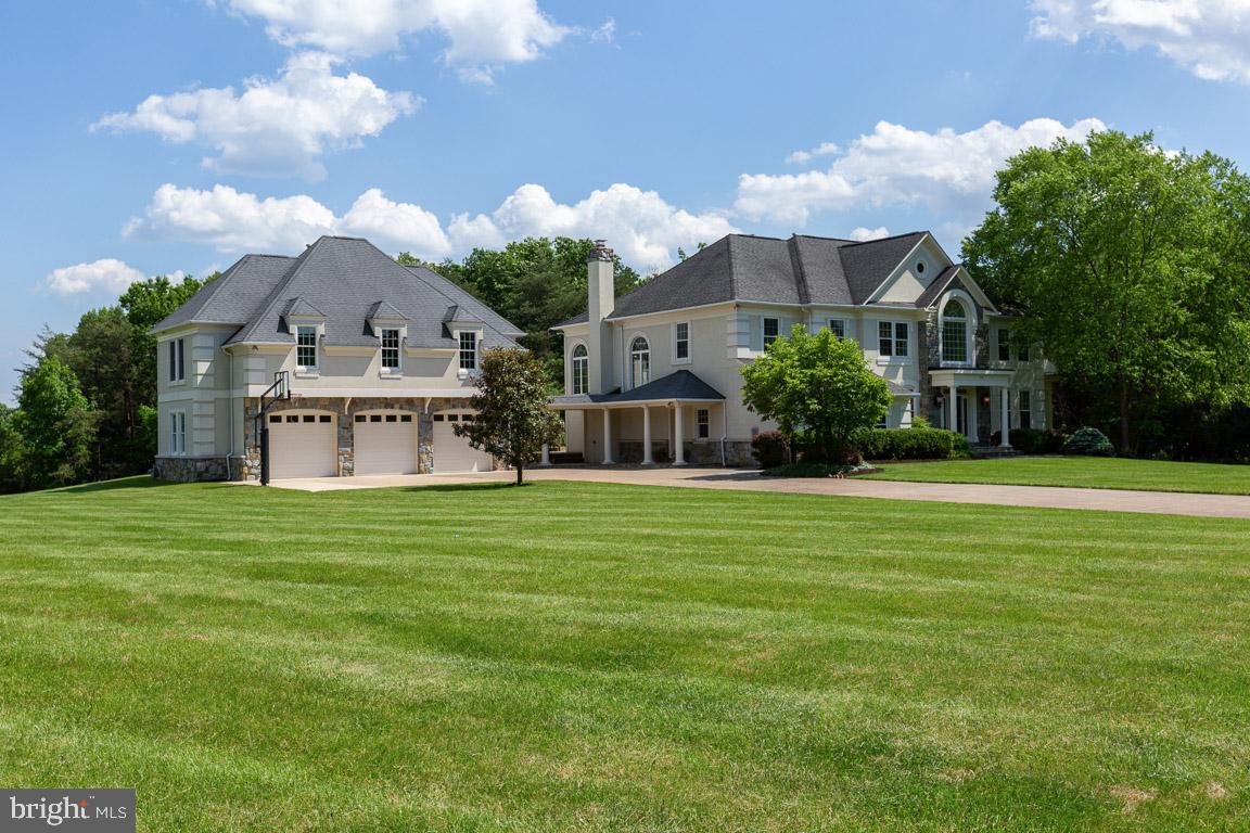 VIRGINIA RUN THE ESTATES - Residential