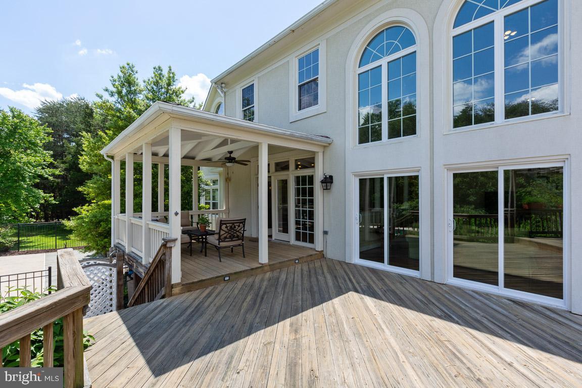 VIRGINIA RUN THE ESTATES - Residential