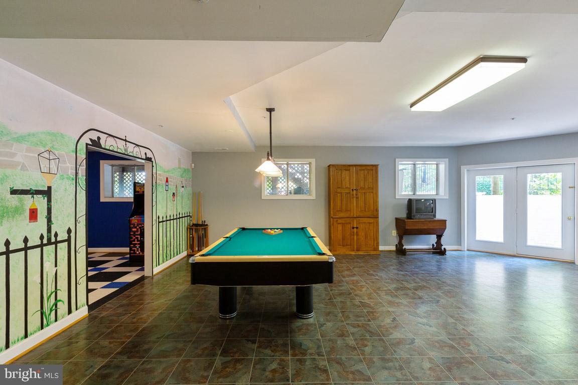 VIRGINIA RUN THE ESTATES - Residential